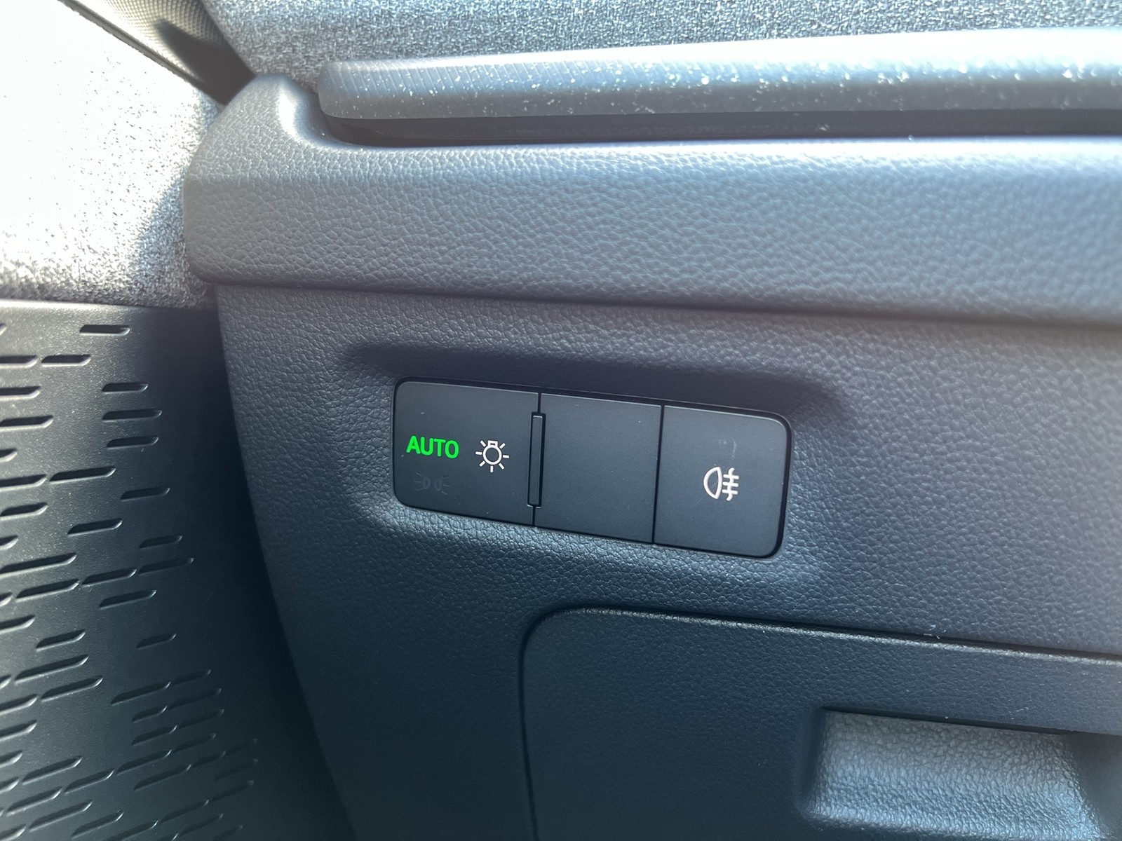 Skoda Octavia Combi 1.5 TOUR AHK CAM EKLAPPE NAVI LM17