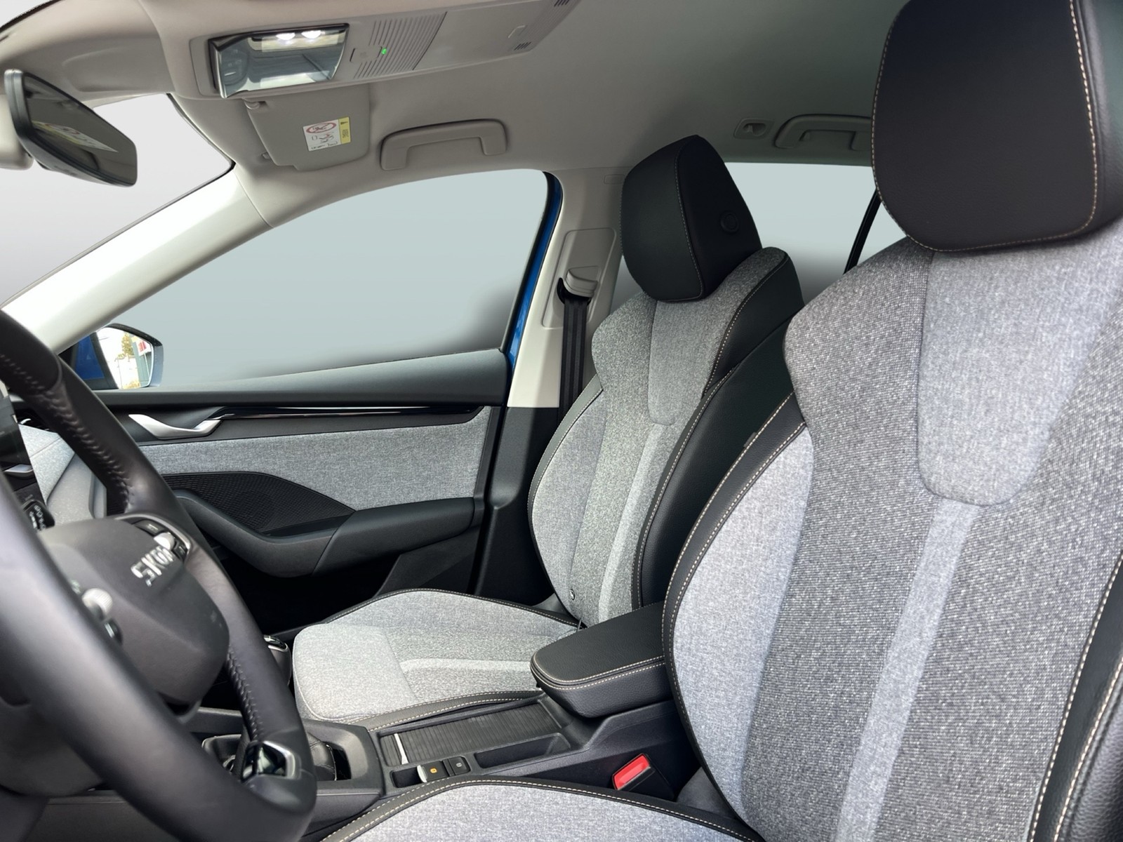 Skoda Octavia Combi 1.5 TOUR AHK CAM EKLAPPE NAVI LM17
