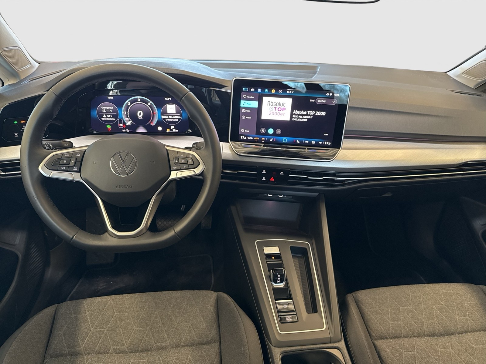 Volkswagen Golf VIII 2.0 LIFE FACELIFT AHK ACC CARPLAY ALU