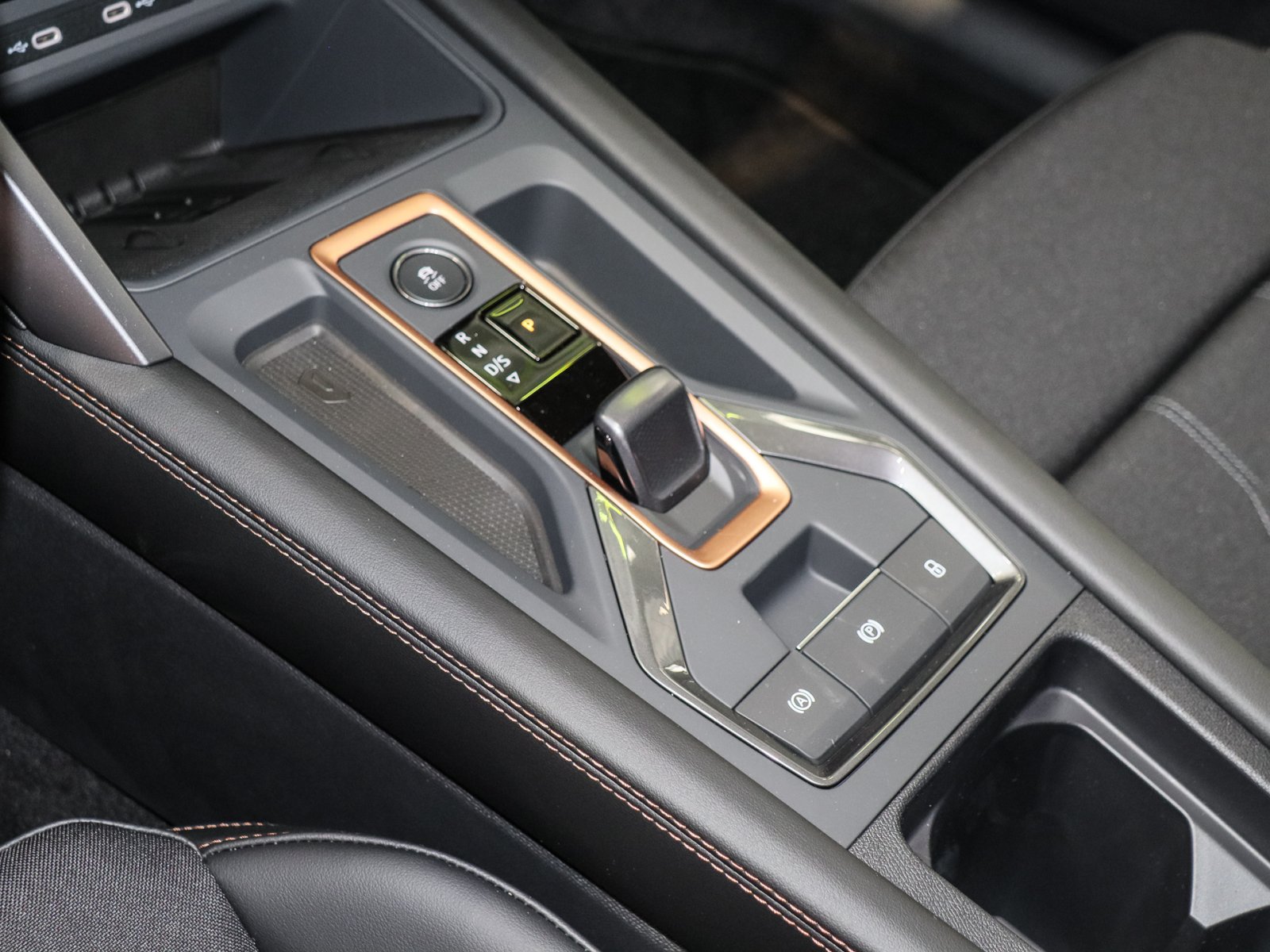 Cupra Formentor 1.5 DSG AHK E-KLAPPE ACC PDC 19LM