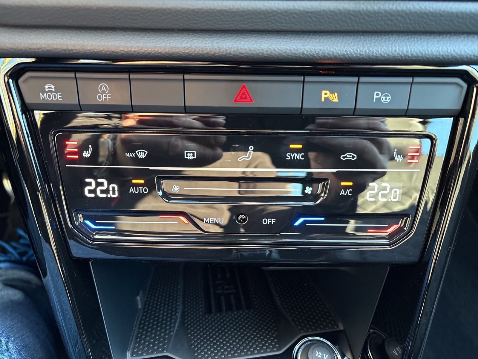 Volkswagen T-Roc Cabriolet 1.5 R-LINE LEDER AHK CAM ACC NAVI