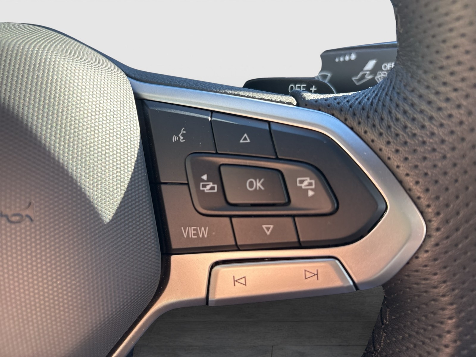 Volkswagen T-Roc Cabriolet 1.5 R-LINE LEDER AHK CAM ACC NAVI