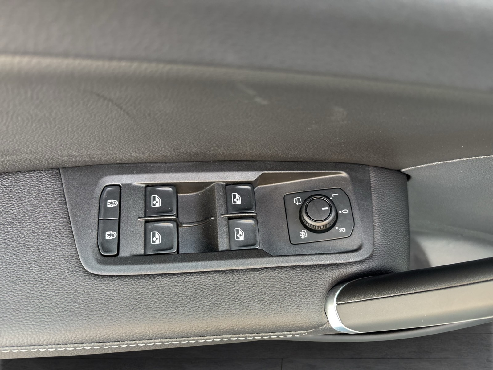 Volkswagen Touran 2.0 GOAL 7SITZE CAM ACC CARPLAY SITZHEIZ.