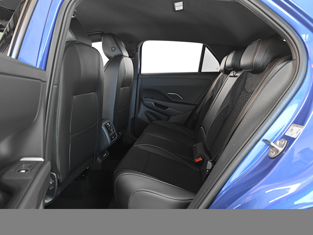 Volkswagen T-Roc 1.5 R-LINE DSG HARMANKARDON eKLAPPE AHK