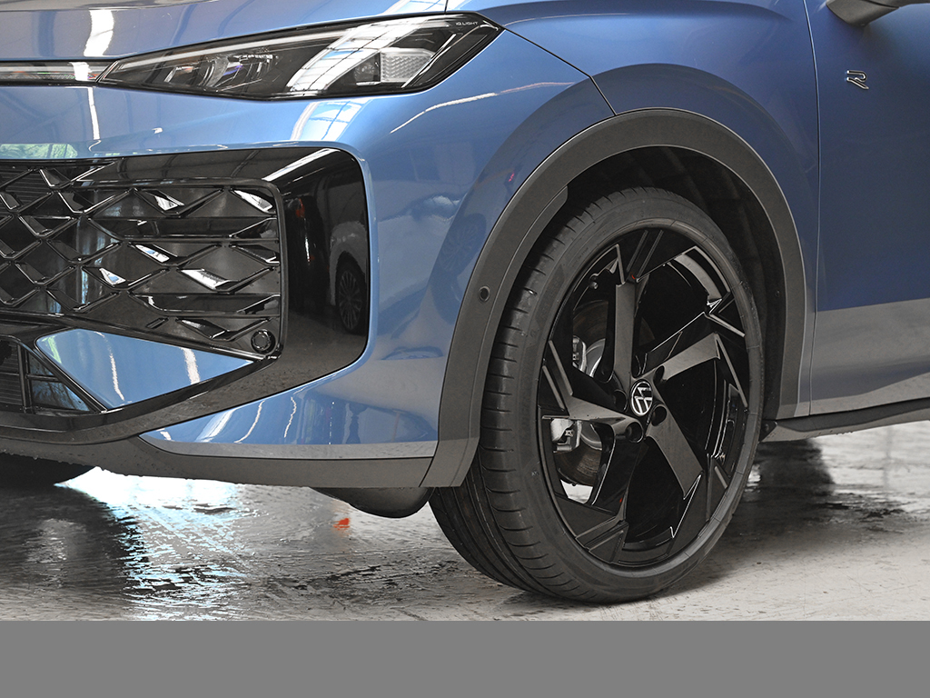 Volkswagen T-Roc 1.5 R-LINE DSG HARMANKARDON eKLAPPE AHK