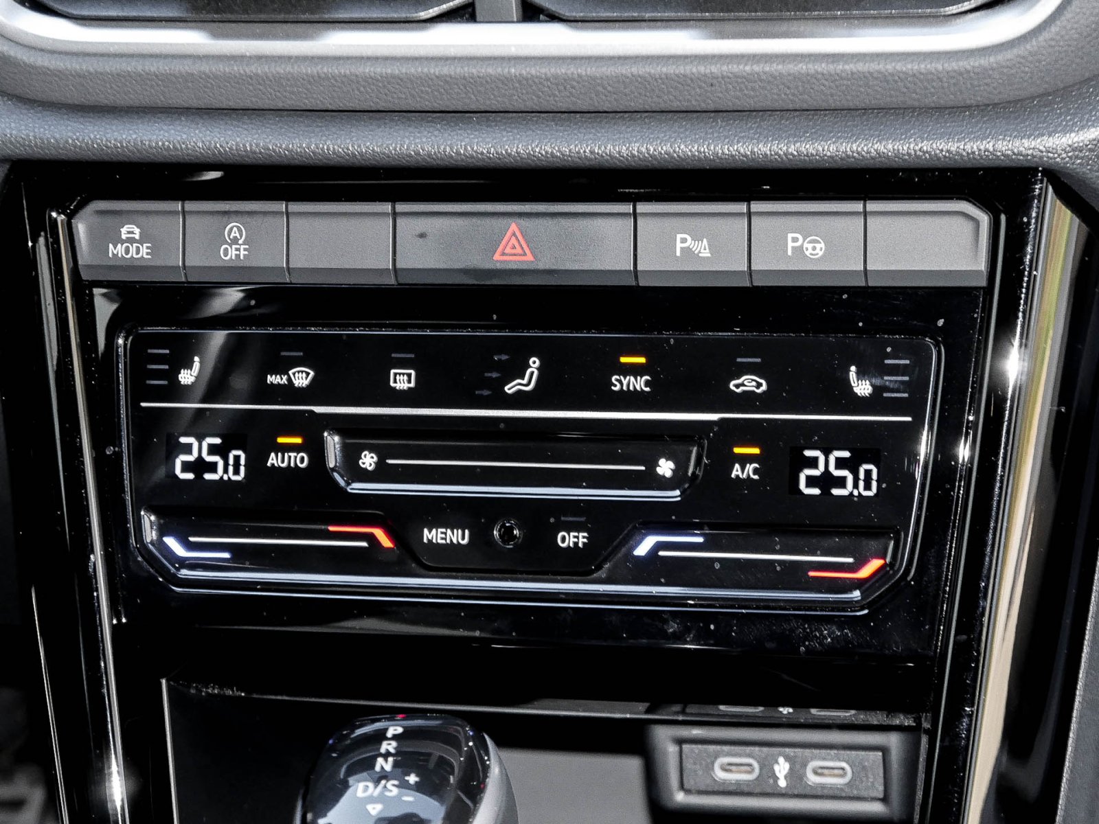 Volkswagen T-Roc 2.0 R-LINE AHK CAM ACC LM17 NAVI SITZHEIZ.