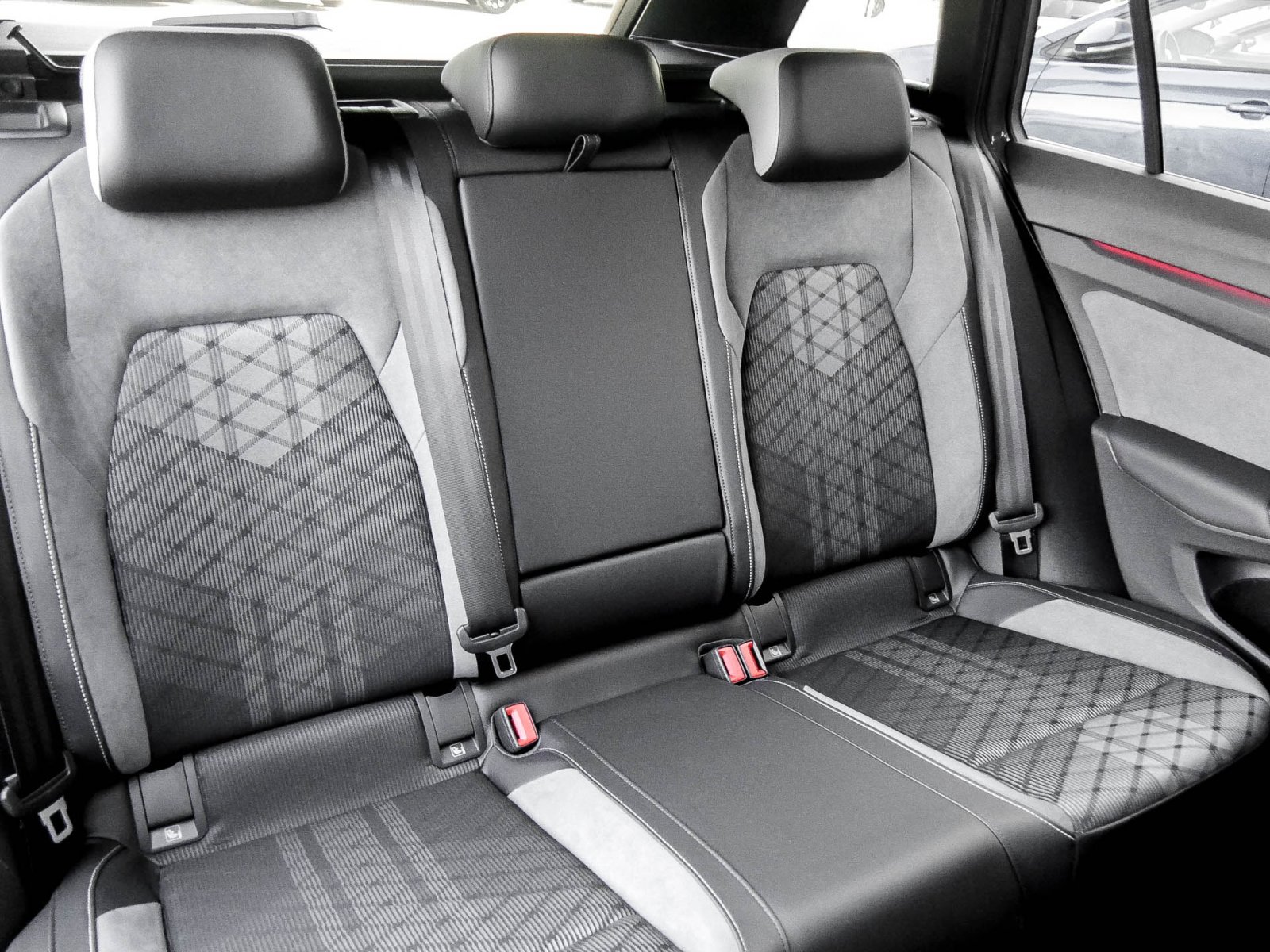 Volkswagen Golf Variant VIII 1.5 R-LINE AHK ACC LM17 NAVI