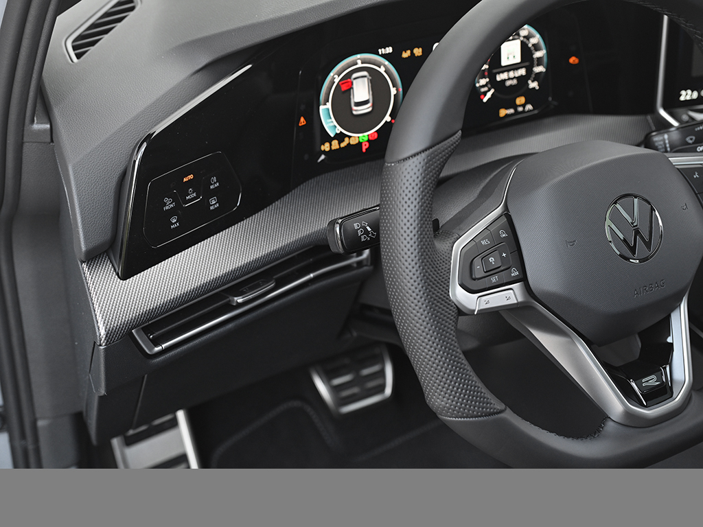 Volkswagen Golf Variant 2.0 R-LINE DSG eKLAPPE PANO LM18