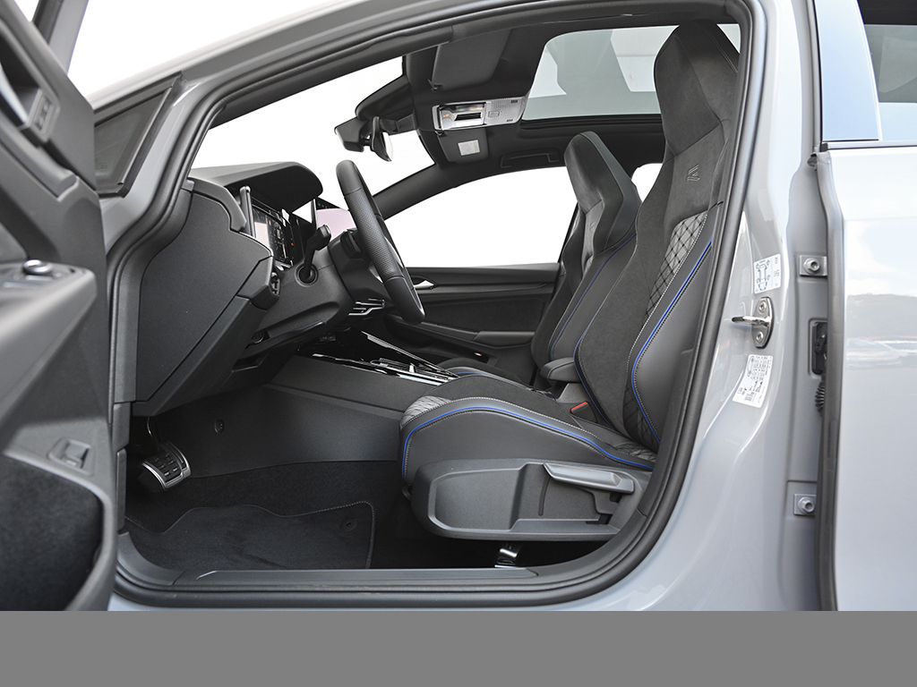 Volkswagen Golf Variant 2.0 R-LINE DSG eKLAPPE PANO LM18