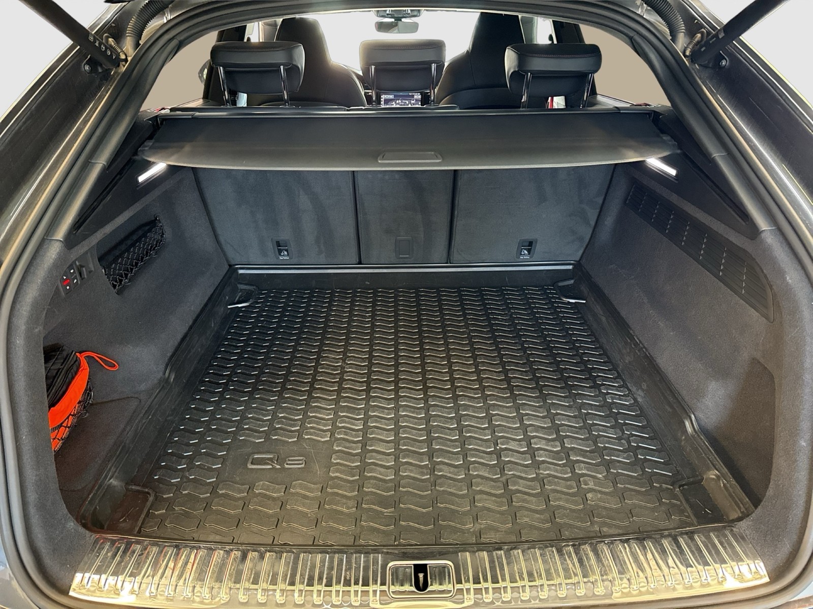 Audi SQ8 Qu. competition plus AHK 360CAM ACC LM22