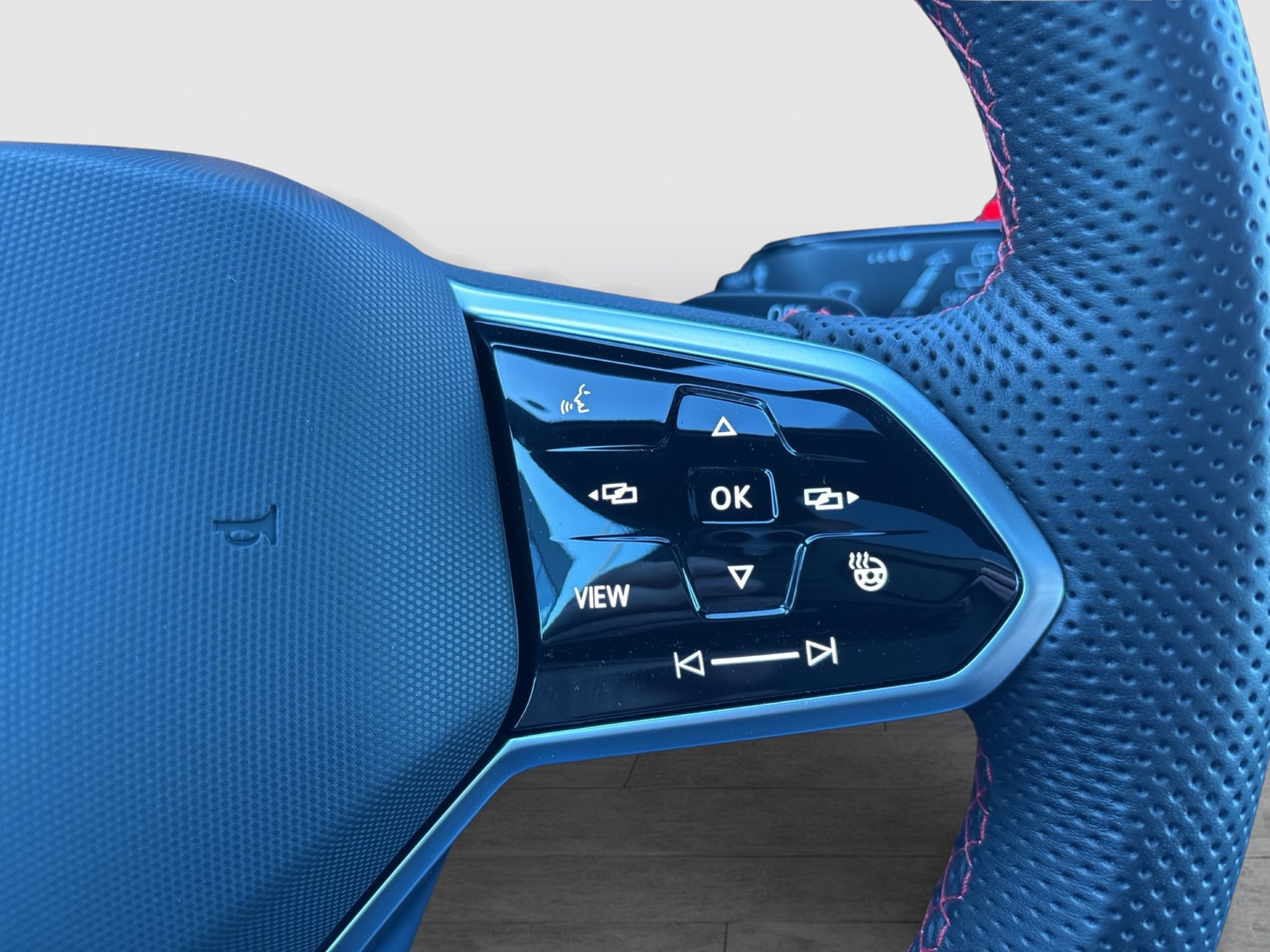 Volkswagen Golf VIII 2.0 GTI PANO NAVI LED+ LM17 CARPLAY