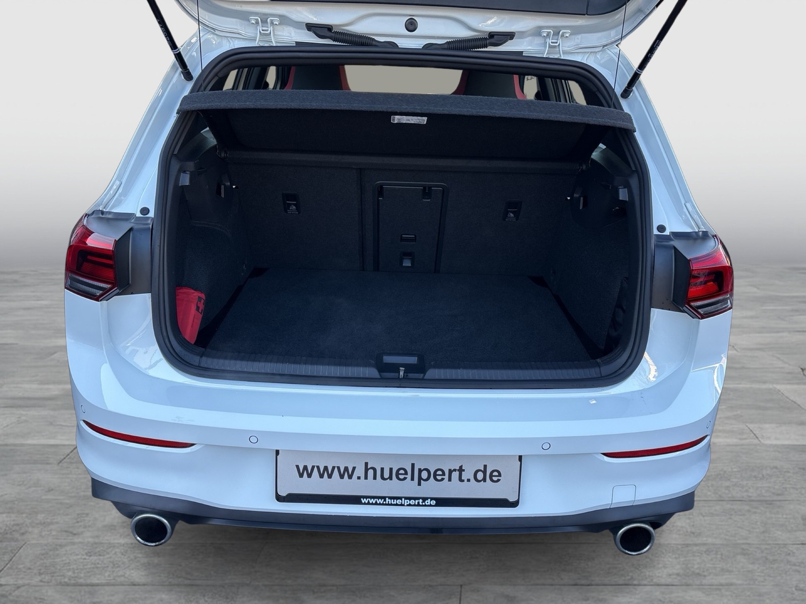 Volkswagen Golf VIII 2.0 GTI PANO NAVI LED+ LM17 CARPLAY