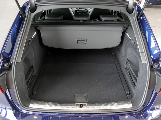 Audi A4 Avant 40 S LINE competition+ BLACKPAK B&O ALU19"