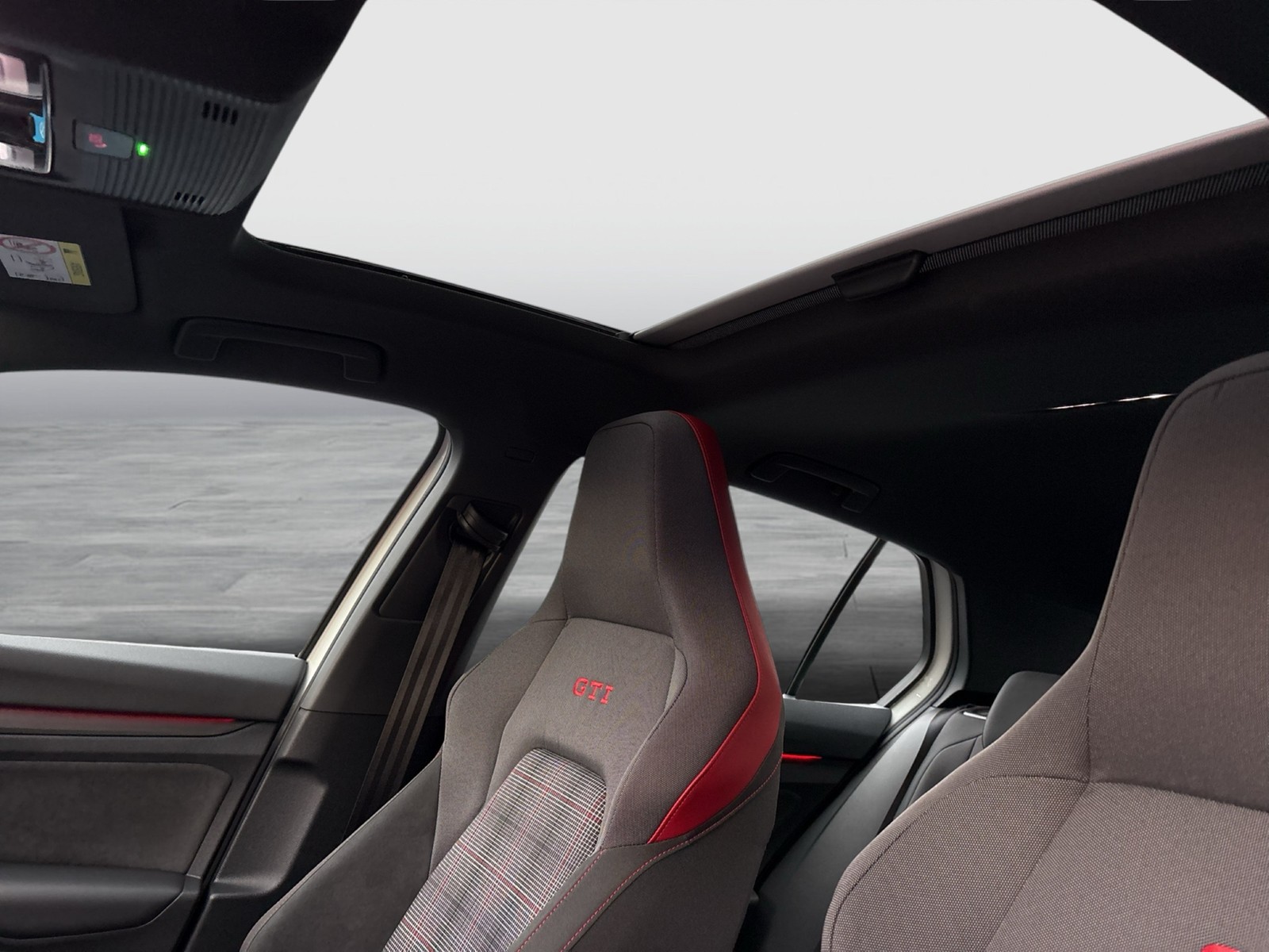 Volkswagen Golf VIII 2.0 GTI PANO NAVI LED+ LM17 CARPLAY