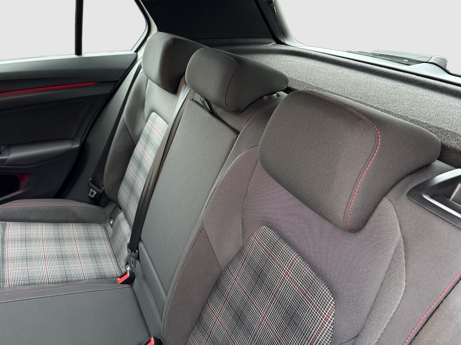 Volkswagen Golf VIII 2.0 GTI PANO NAVI LED+ LM17 CARPLAY