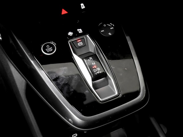 Audi Q4 e-tron 40 S LINE AHK KAMERA ALU20 eKLAPPE NAVI