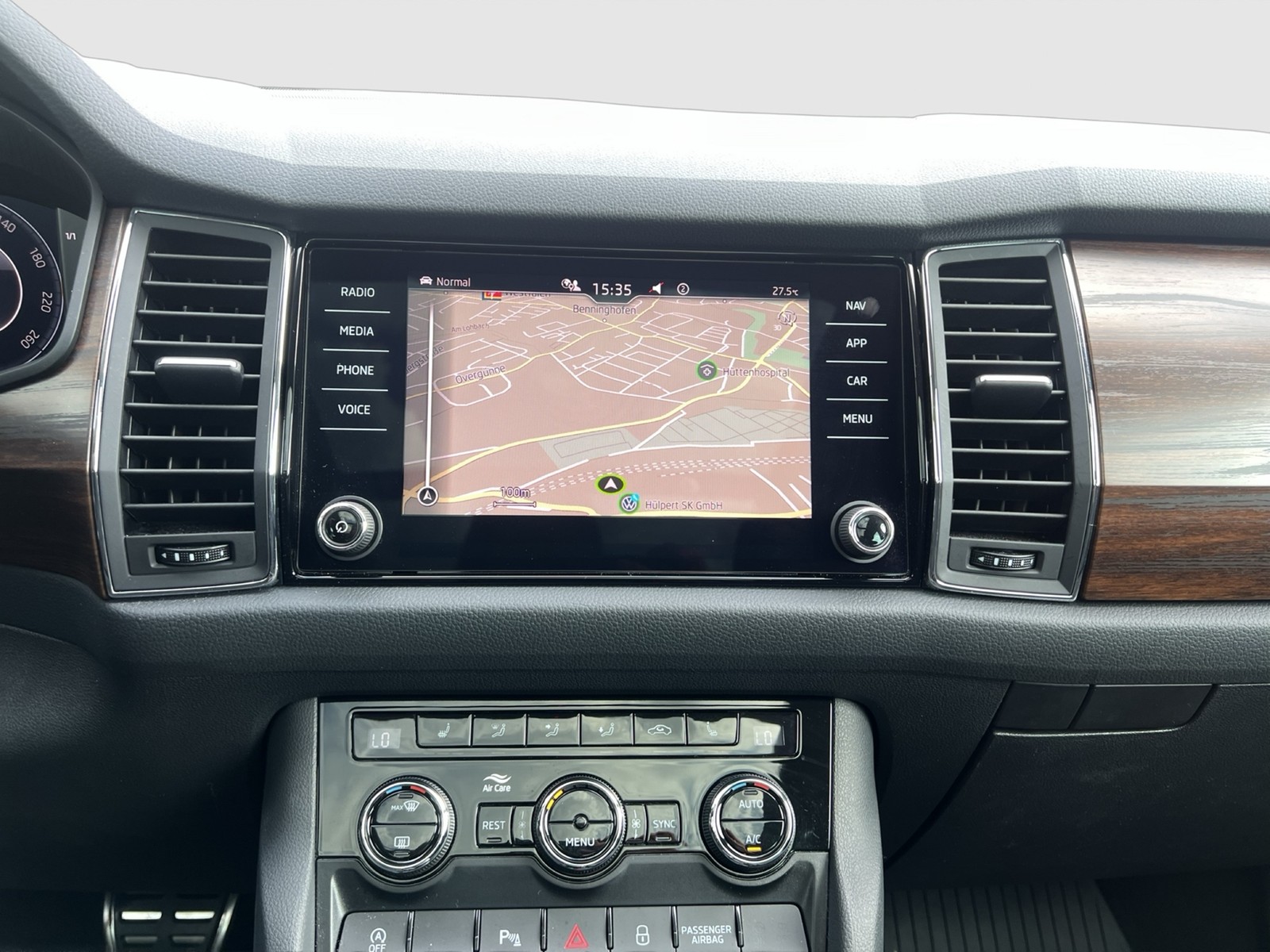 Skoda Kodiaq 2.0 SCOUT 4X4 7SITZE PANO AHK CAM ACC