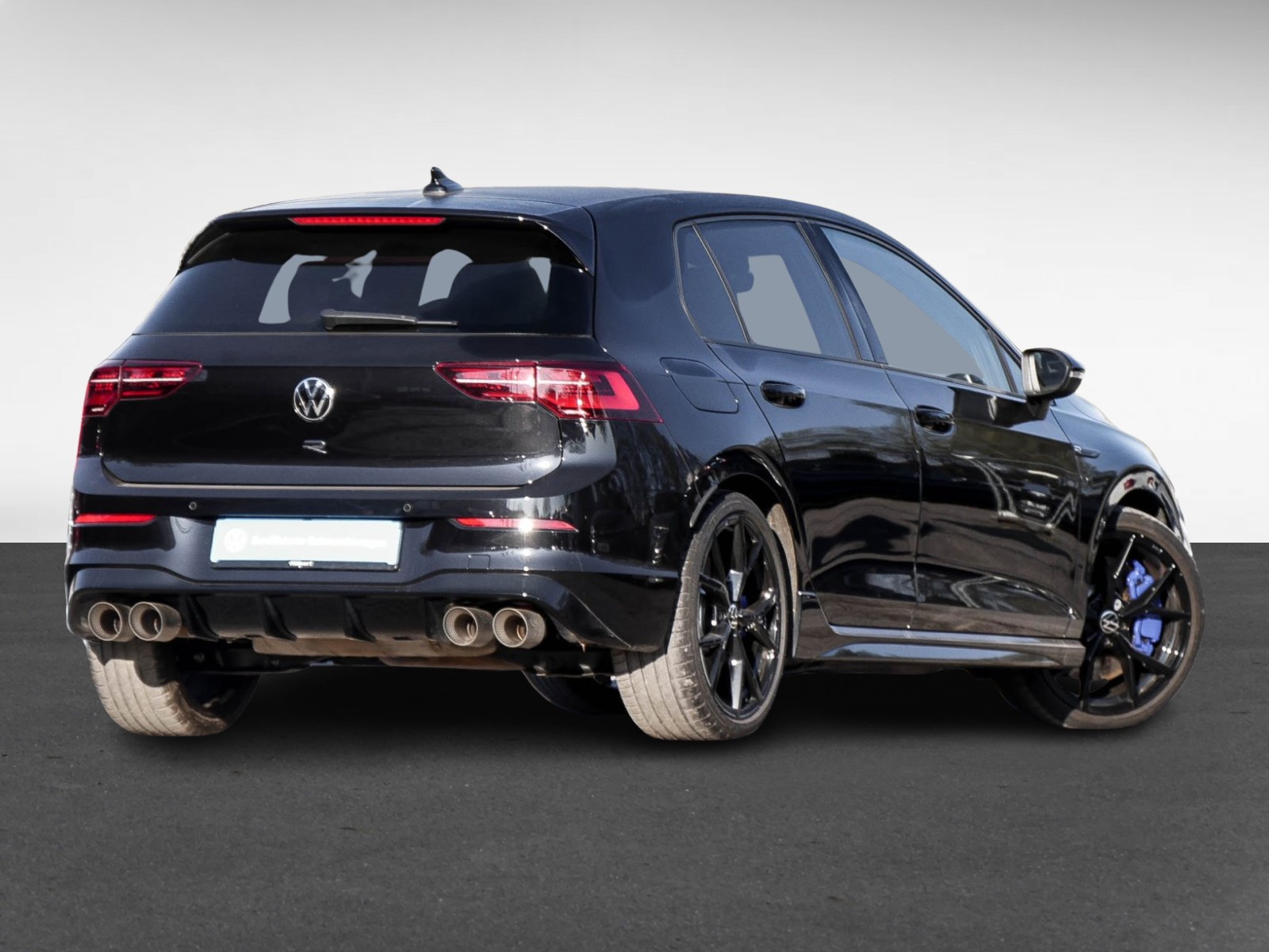 Volkswagen Golf VIII 2.0 R BLACKSTYLE 4X4 AKRAPOVIC CAM 19Z