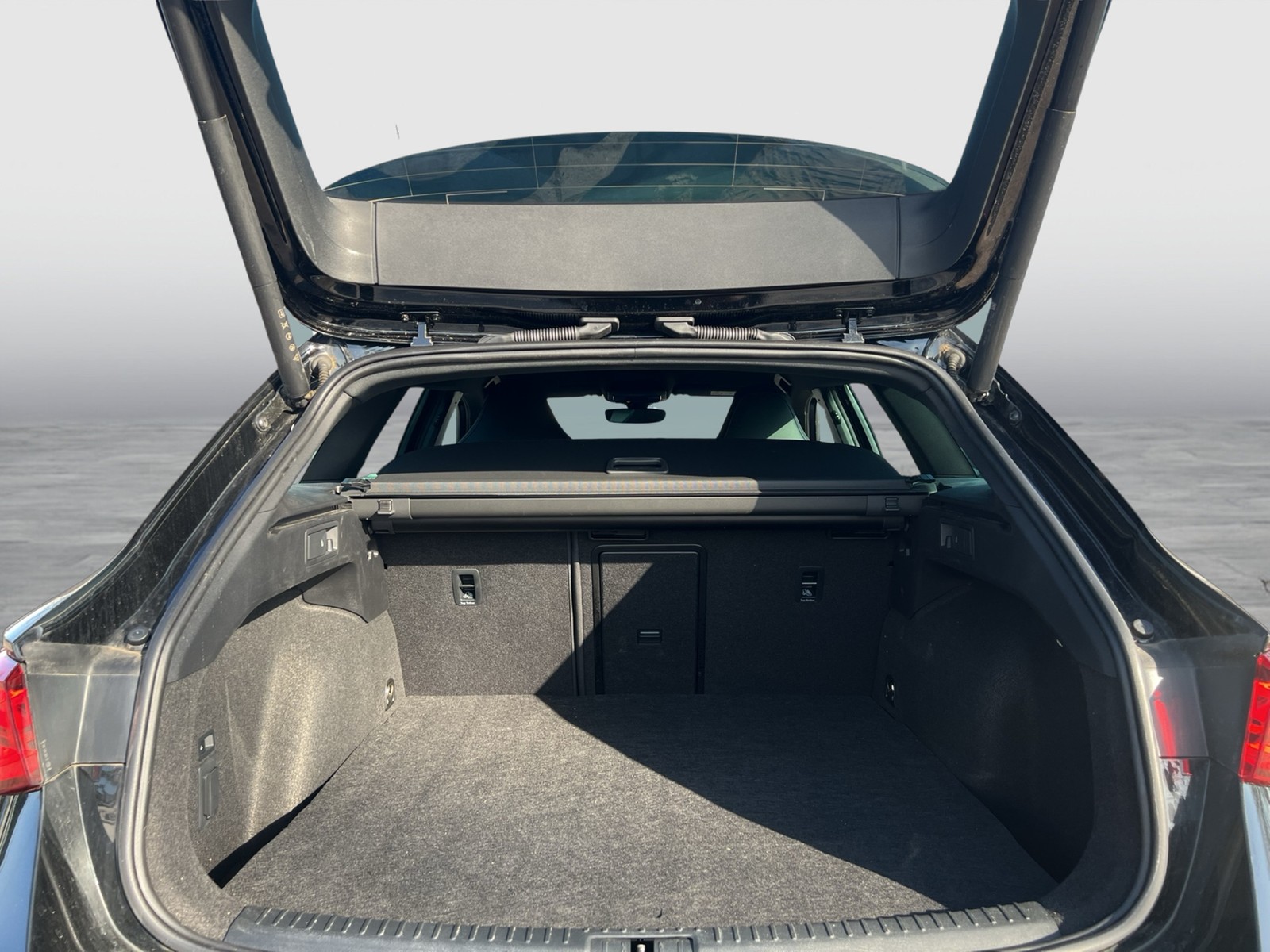 Cupra Leon ST 1.5 HYBRID FACELIFT AHK CAM EKLAPPE NAVI