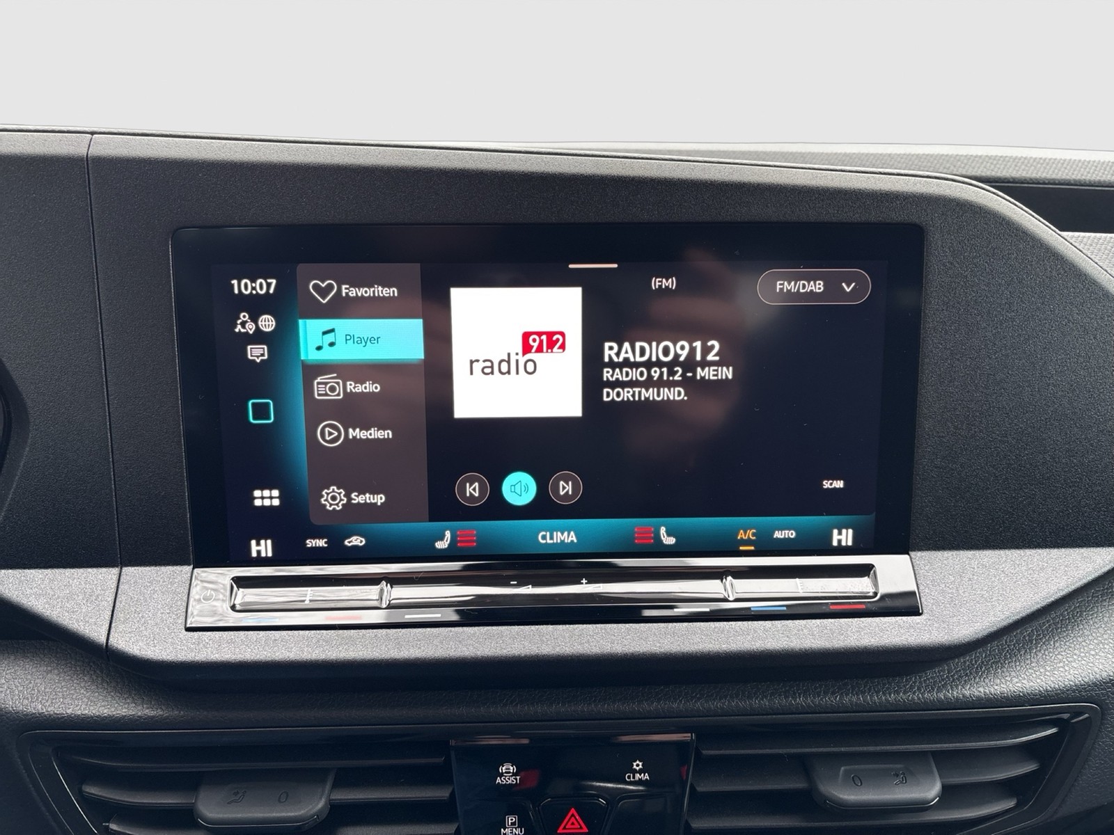 Volkswagen Caddy 1.5 Kombi NAVI CAM AHK-VORBEREITUNG SITZHZ