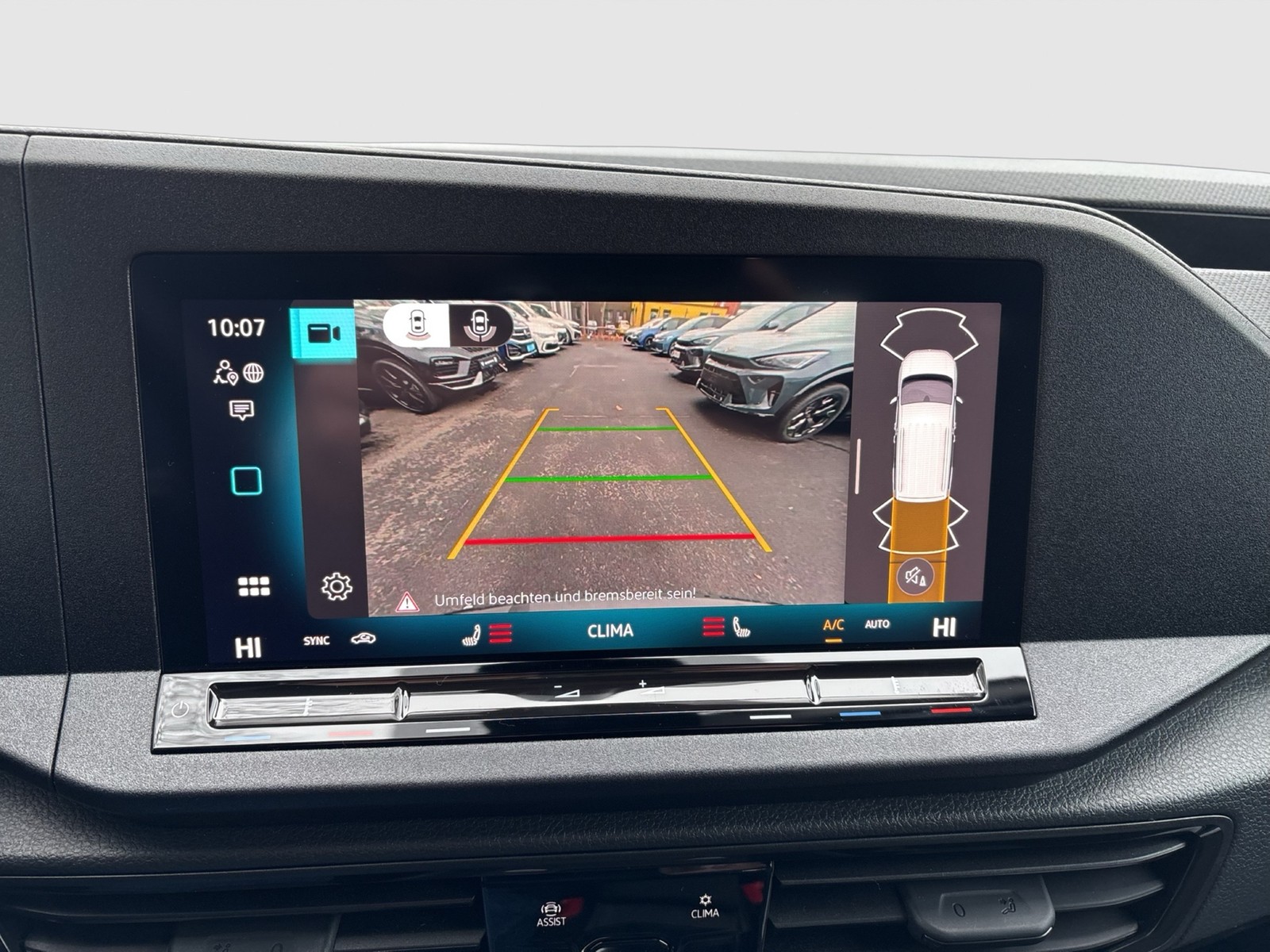 Volkswagen Caddy 1.5 Kombi NAVI CAM AHK-VORBEREITUNG SITZHZ