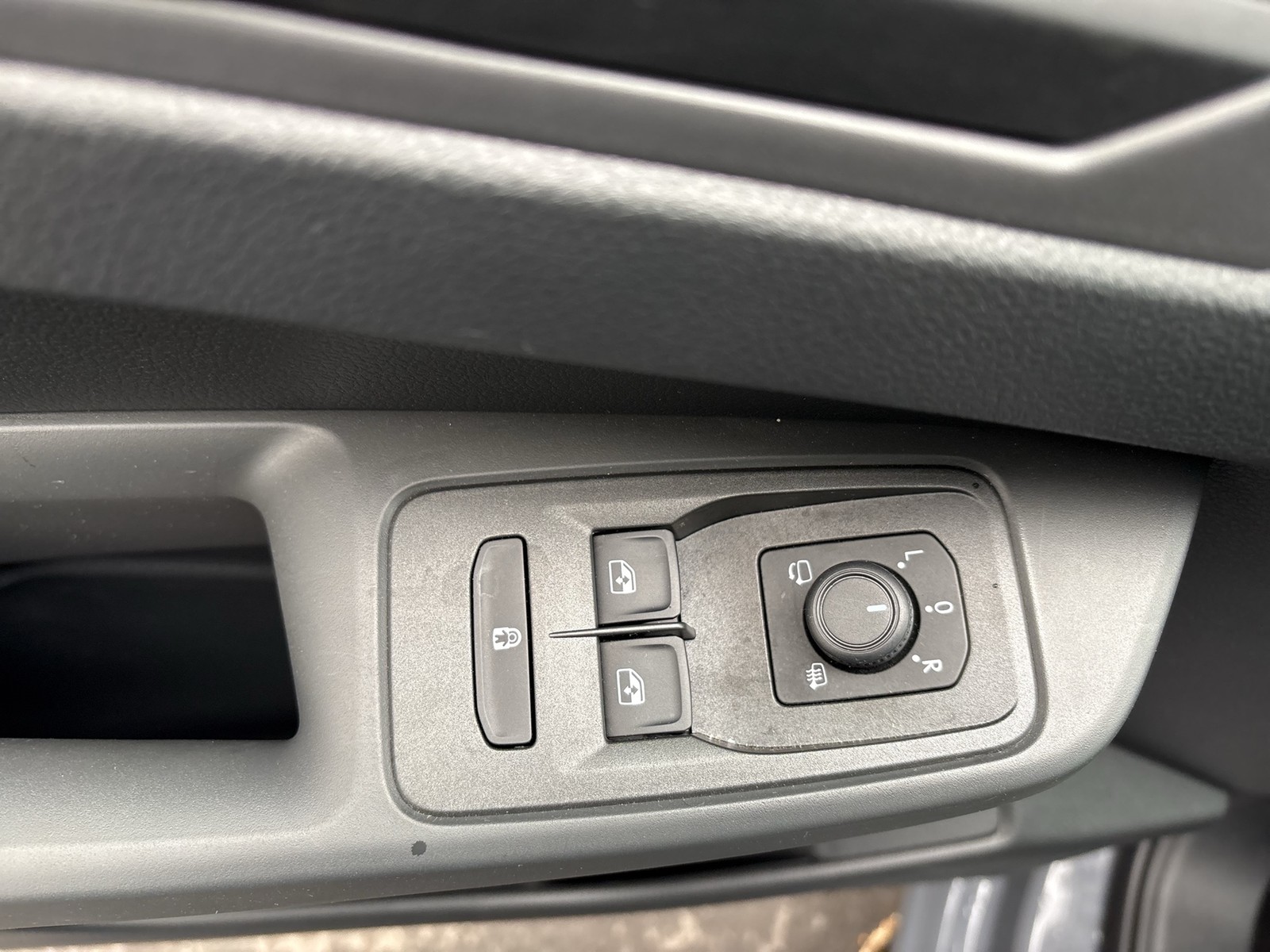 Volkswagen Caddy 1.5 Kombi NAVI CAM AHK-VORBEREITUNG SITZHZ