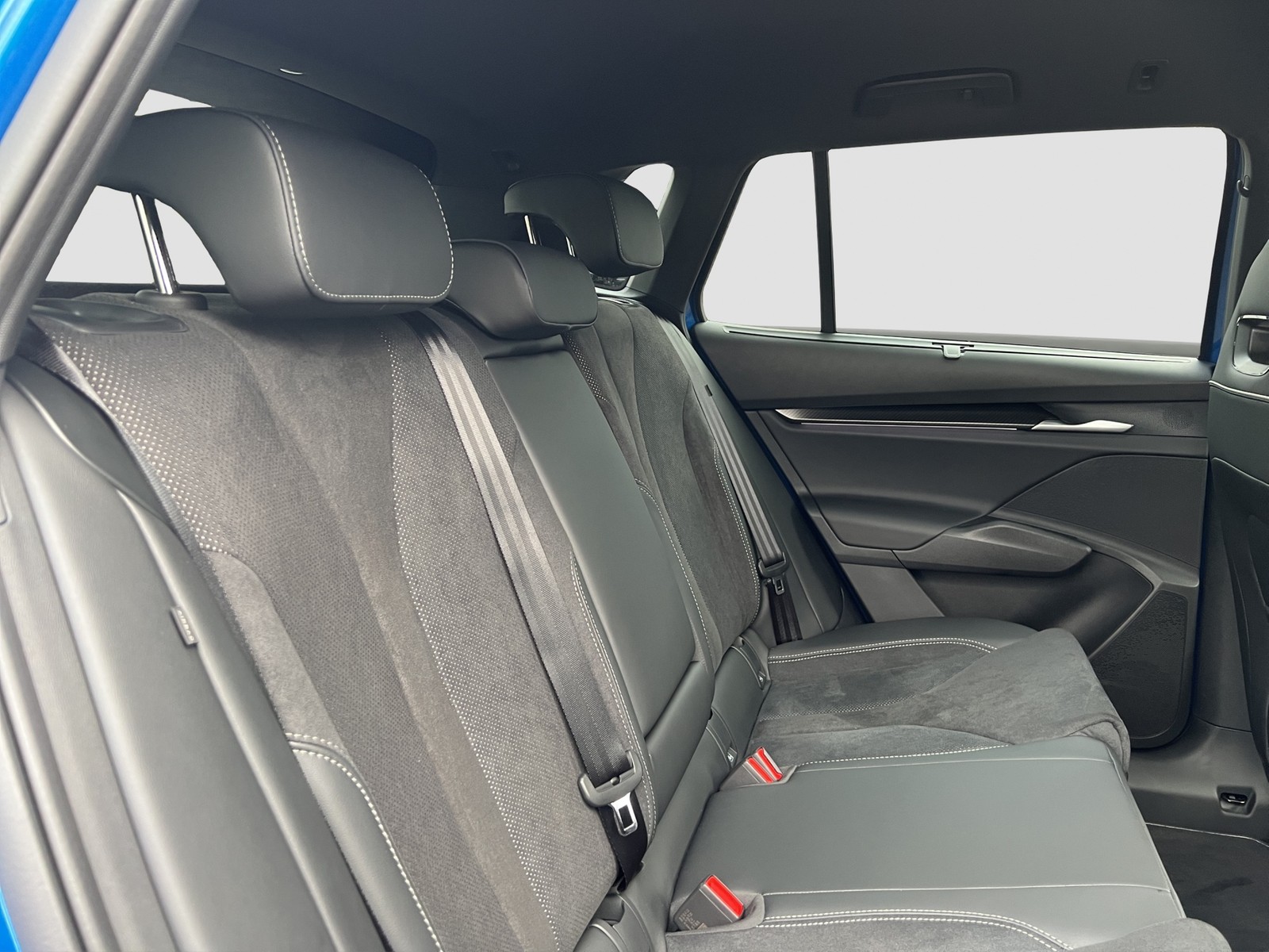 Skoda Elroq 85 Sportline NAV ACC PDC HUD 360GRAD