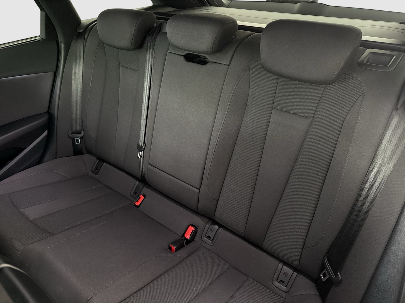 Audi A4 Avant 35 S LINE KAMERA ALU18 eKLAPPE NAVI+ AHK
