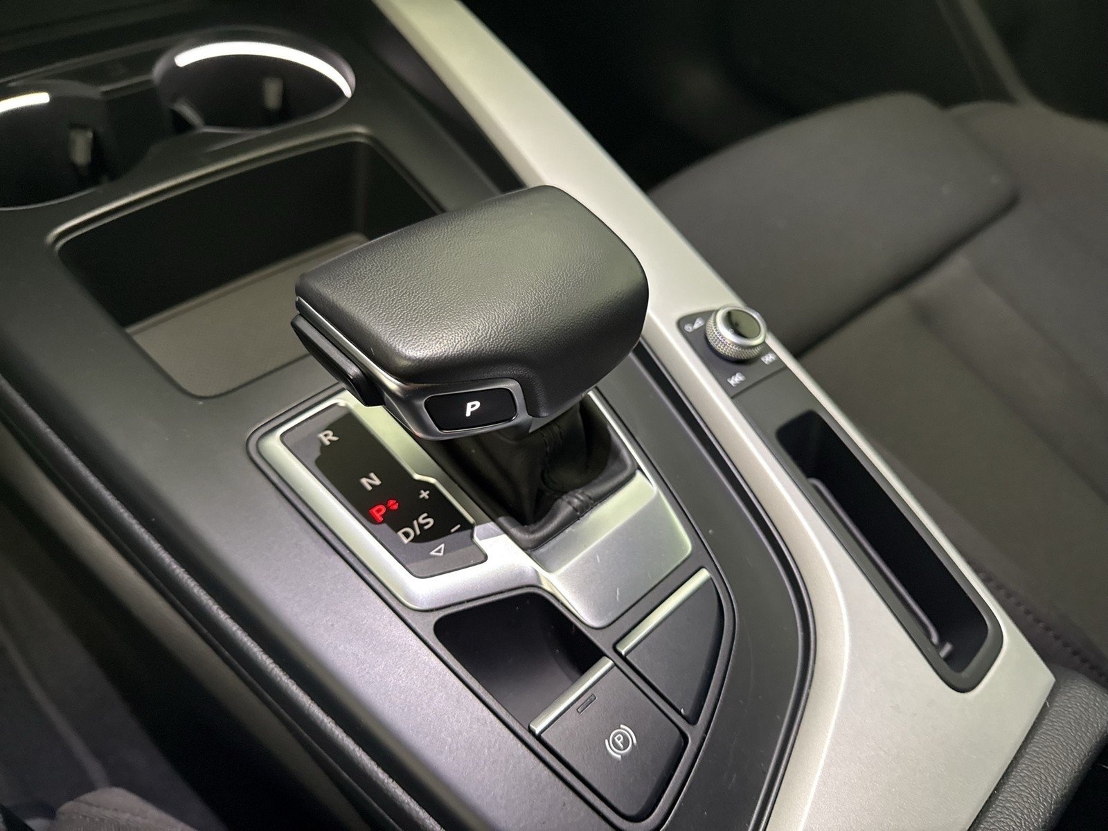 Audi A4 Avant 35 S LINE KAMERA ALU18 eKLAPPE NAVI+ AHK