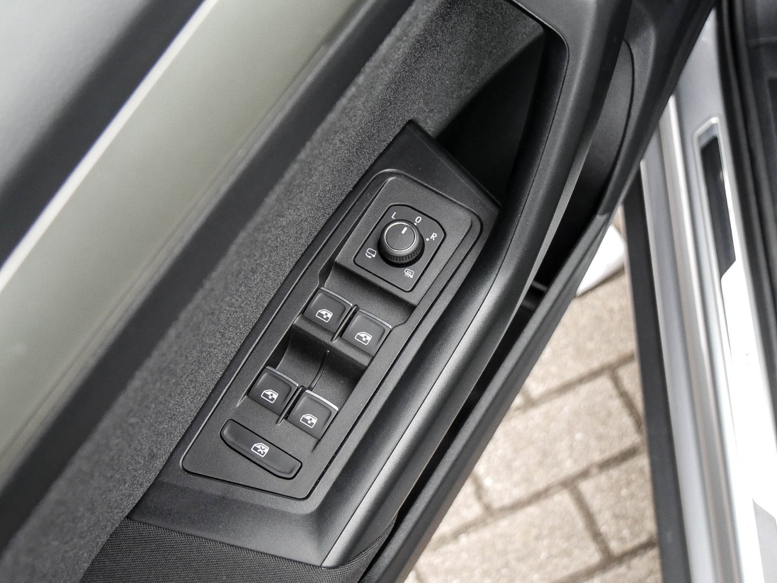 Volkswagen T-Roc 2.0 MOVE BEATS LM17 NAVI LED SITZHEIZUNG