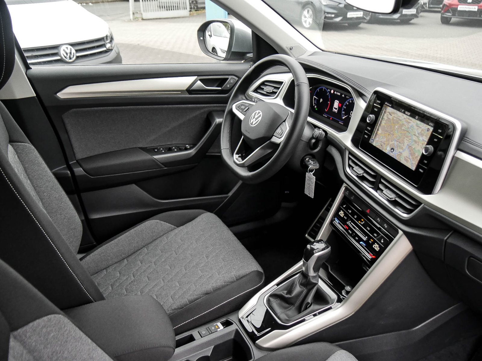 Volkswagen T-Roc 2.0 MOVE BEATS LM17 NAVI LED SITZHEIZUNG