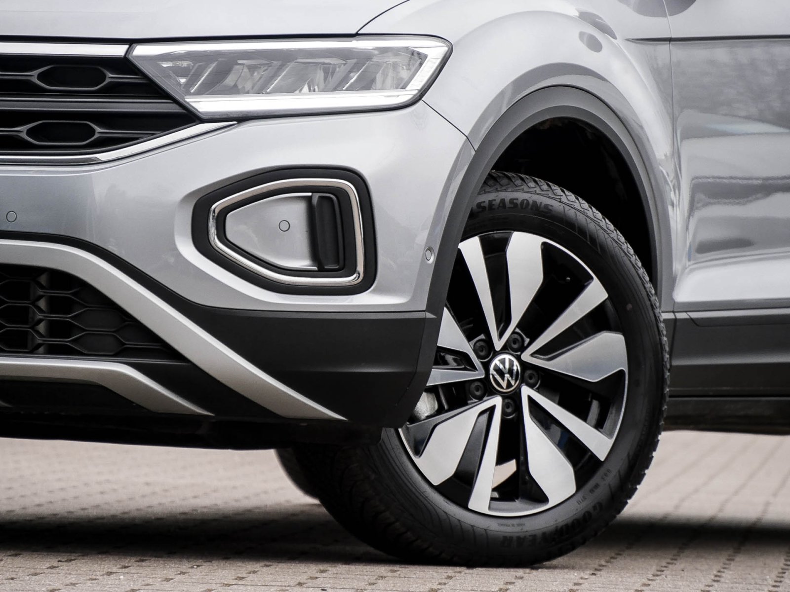 Volkswagen T-Roc 2.0 MOVE BEATS LM17 NAVI LED SITZHEIZUNG