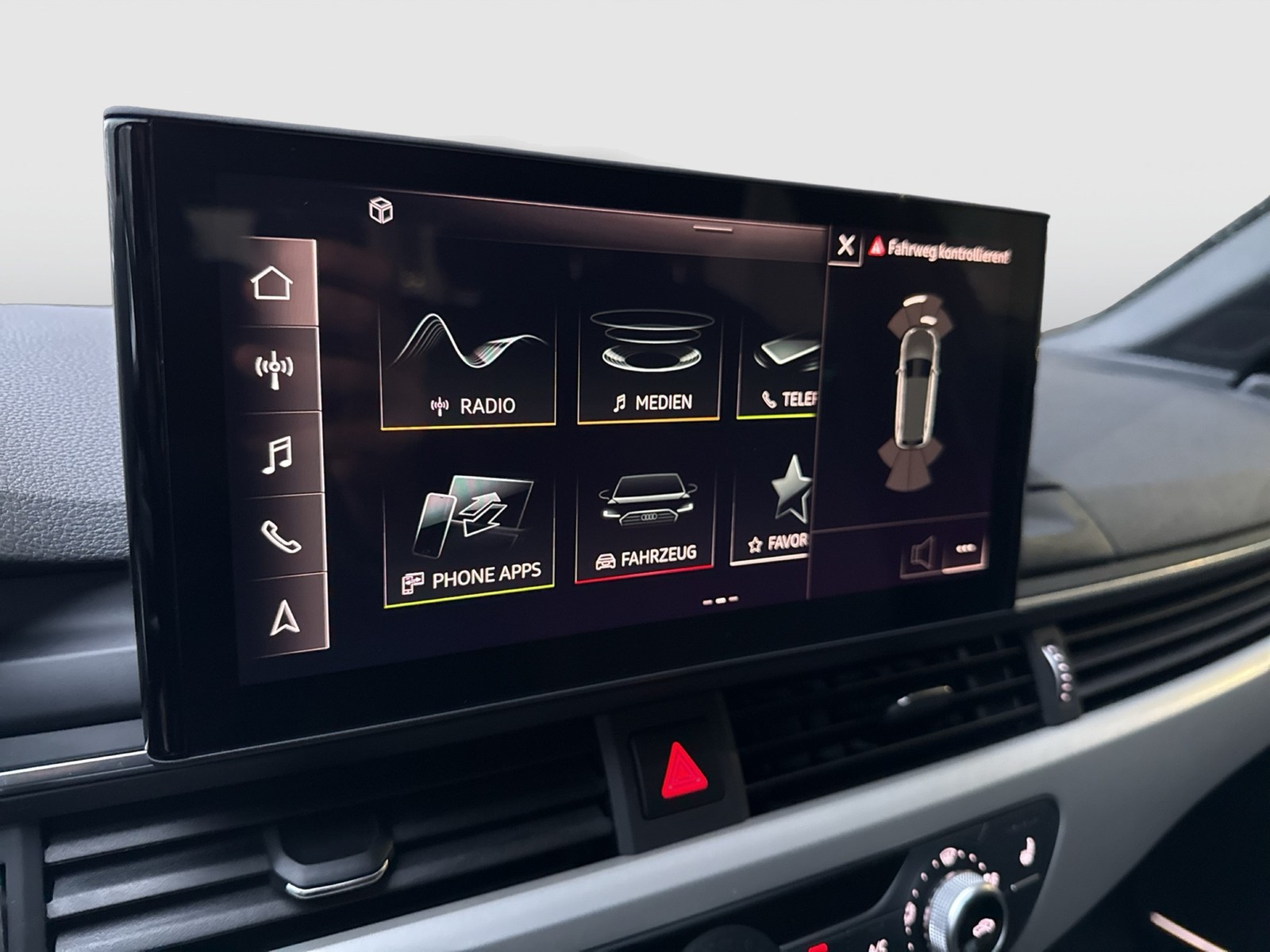 Audi A4 Avant 40 S LINE competition B&O ALU19 MATRIX