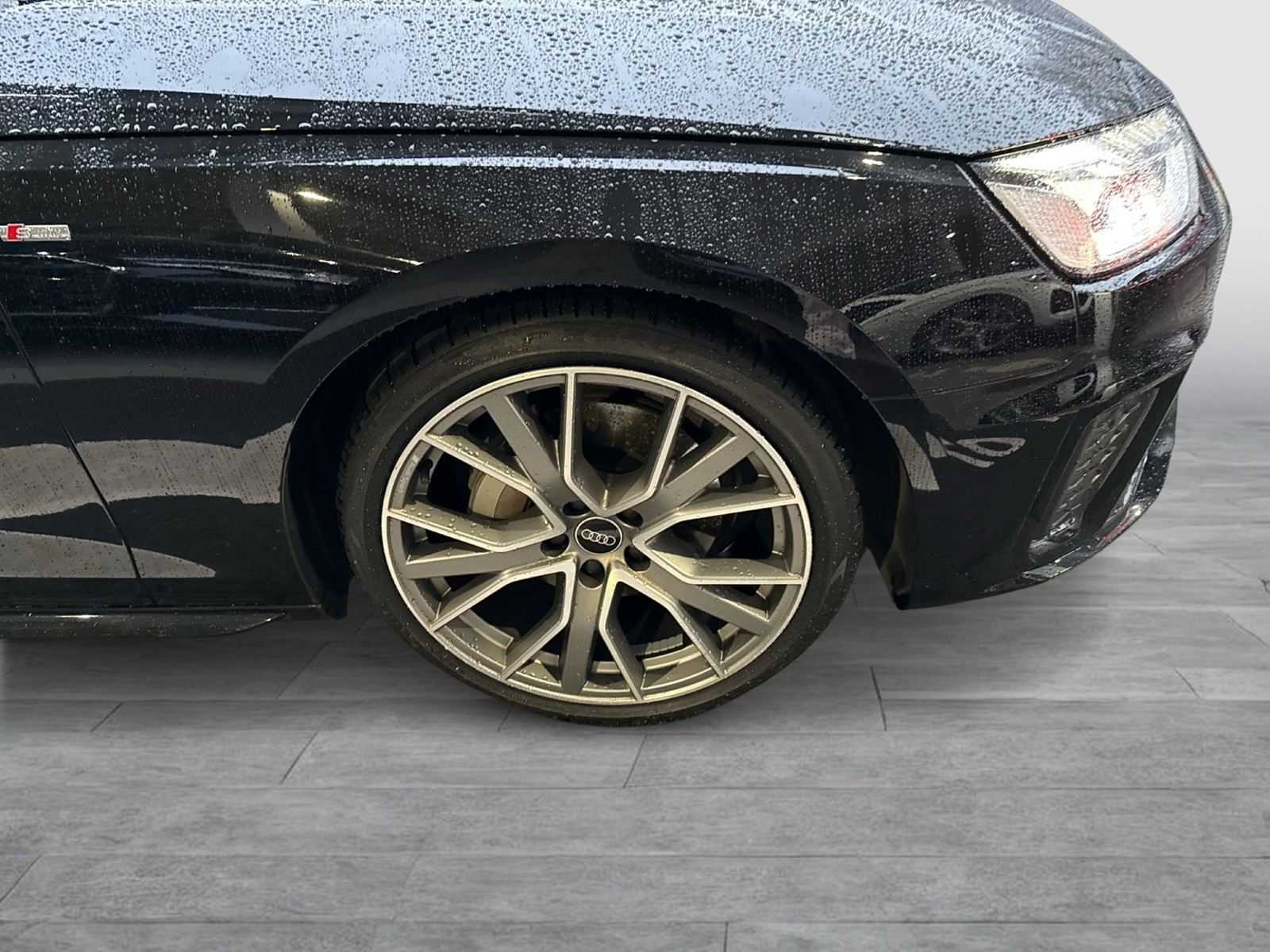 Audi A4 Avant 40 S LINE competition B&O ALU19 MATRIX