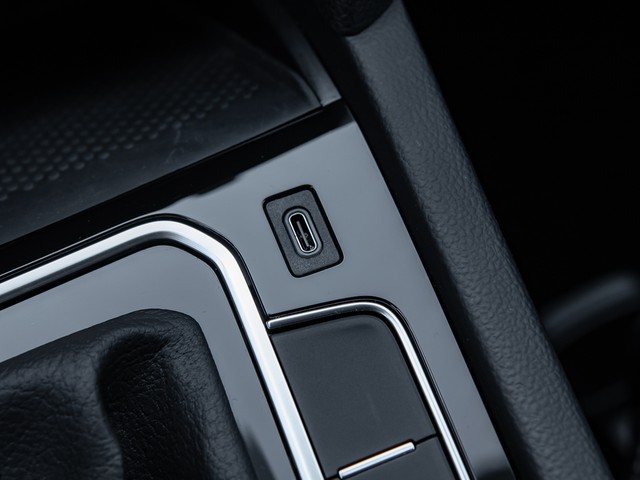 Volkswagen Passat Variant 2.0 BUSINESS AHK ACC ALU NAVI LED