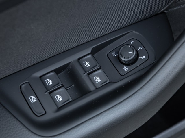 Volkswagen Passat Variant 2.0 BUSINESS AHK ACC ALU NAVI LED