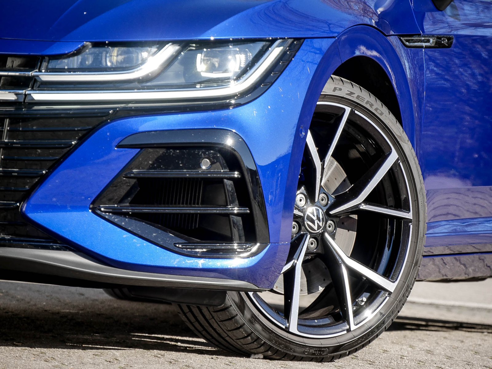 Volkswagen Arteon Shooting Brake 2.0 R 4X4 AHK 360°CAM LM20