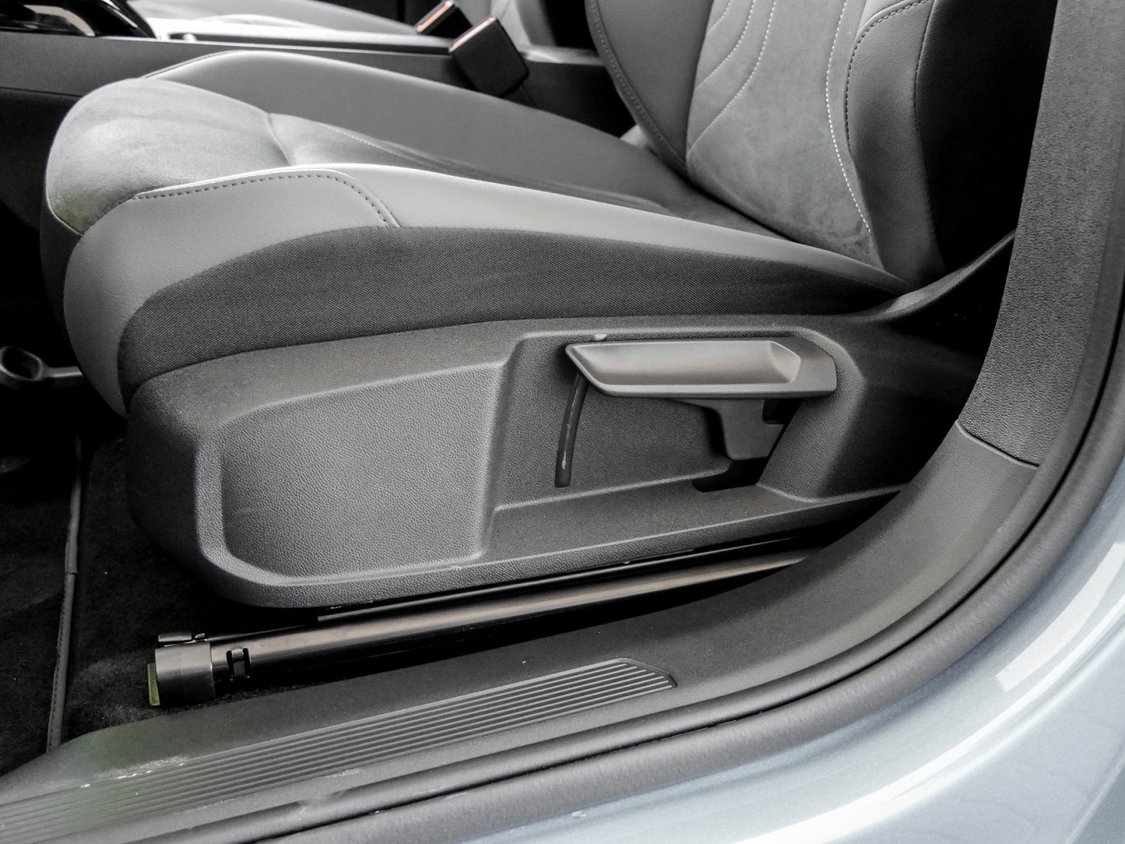 Volkswagen ID.5 PRO WÄRMEPUMPE AHK CAM ACC LM21 MATRIXLED