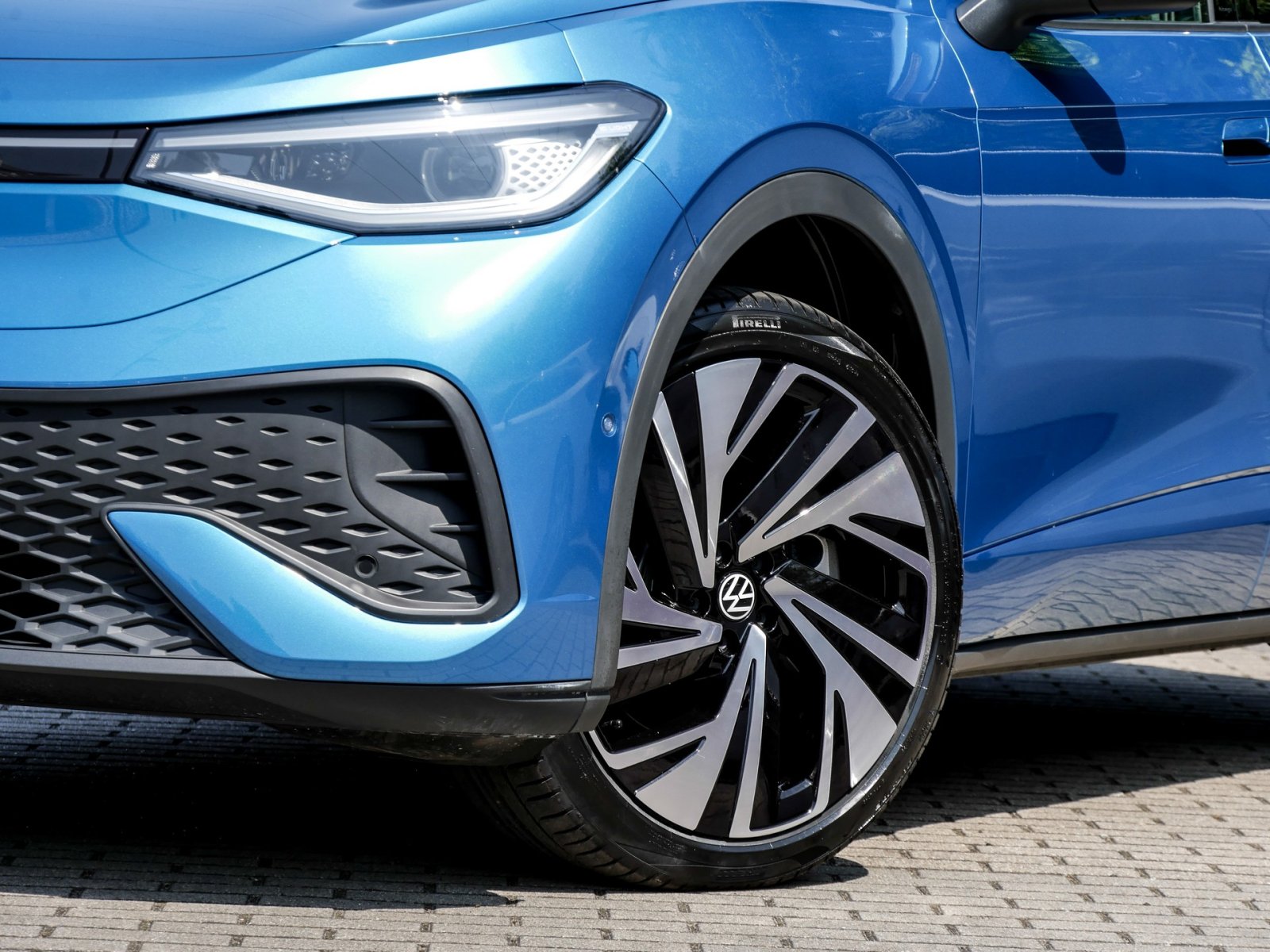 Volkswagen ID.5 PRO WÄRMEPUMPE AHK CAM ACC LM21 MATRIXLED