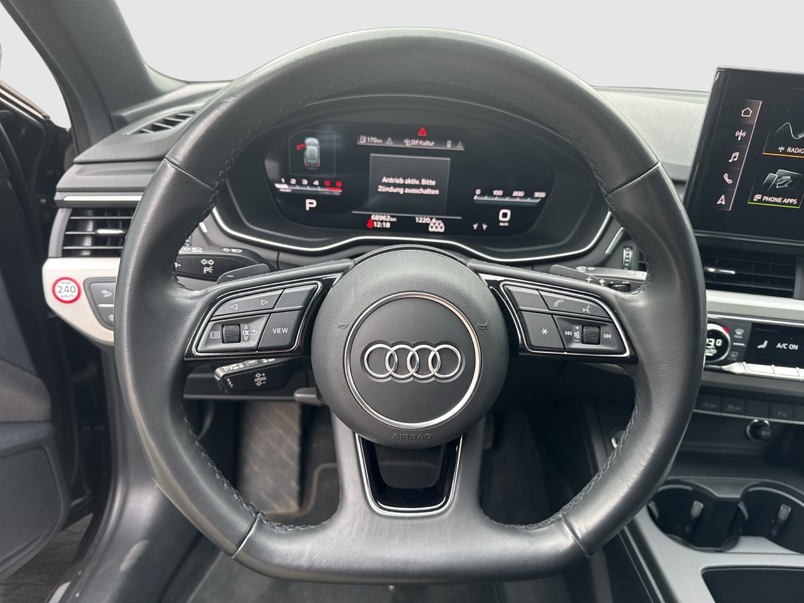 Audi A4 Avant 35 S LINE BLACKPAK ALU19 KAMERA NAVI+