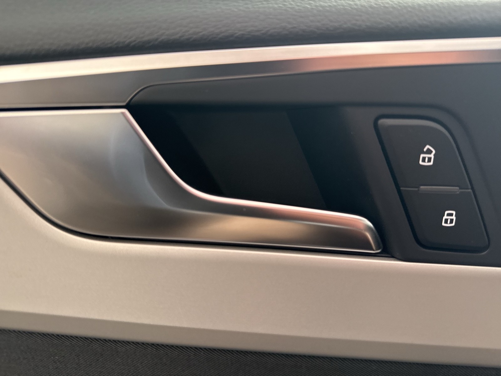 Audi A4 Avant 35 S LINE BLACKPAK ALU19 KAMERA NAVI+