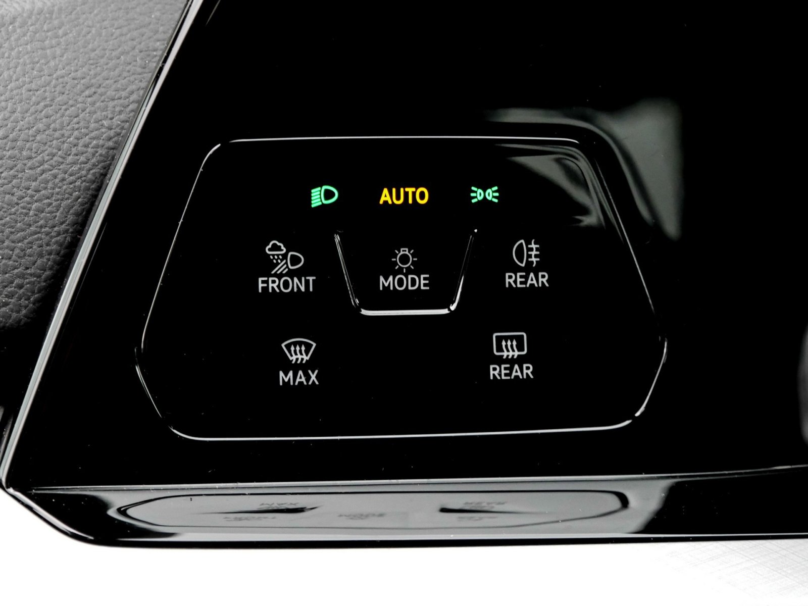 Volkswagen Golf 1.5 R-LINE DSG BLACKSTYLE MATRIXLED AHK