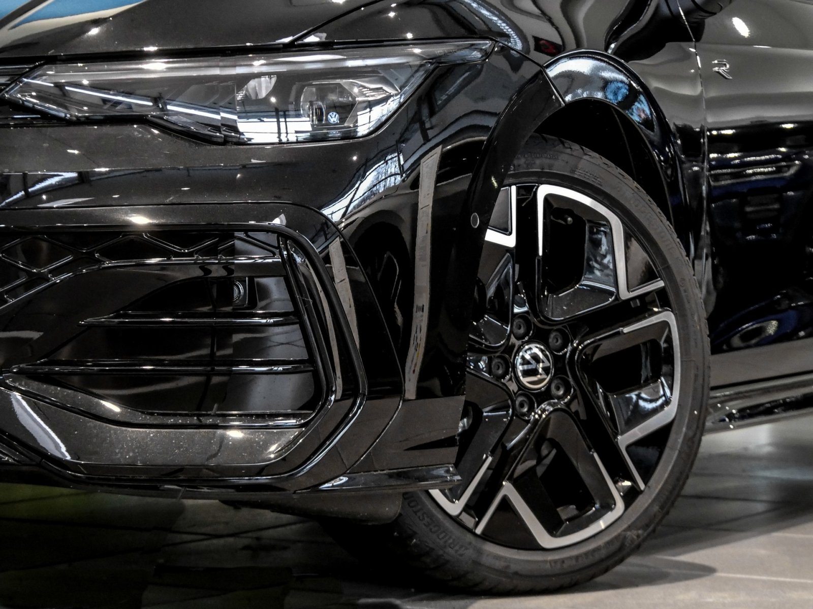 Volkswagen Golf 1.5 R-LINE DSG BLACKSTYLE MATRIXLED AHK