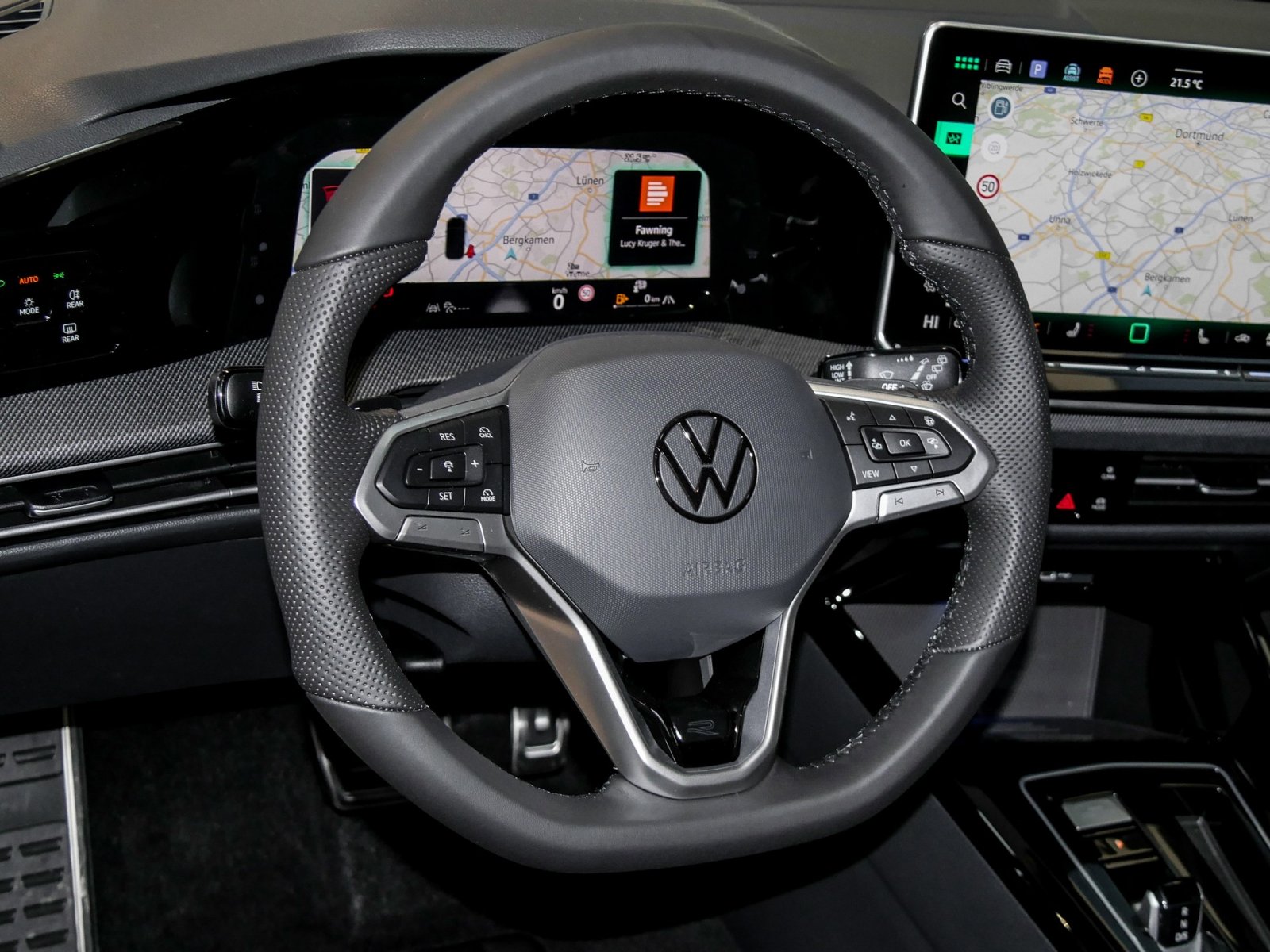 Volkswagen Golf 1.5 R-LINE DSG BLACKSTYLE MATRIXLED AHK