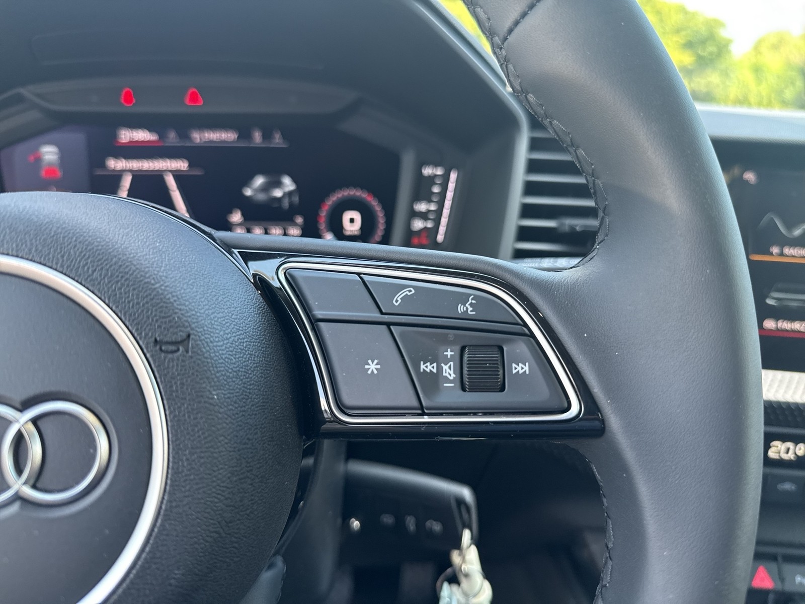 Audi A1 allstreet 30 BLACKPAK ACC LM17 NAVI+ LED