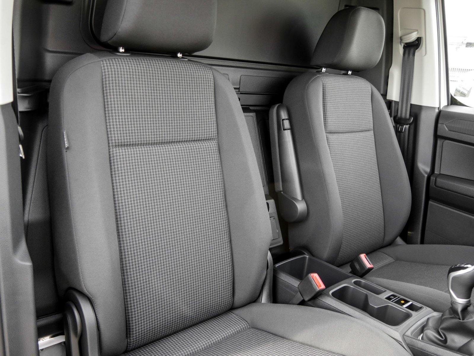 Volkswagen Caddy Maxi 2,0 TDI CARGO AHK-VORB. CARPLAY