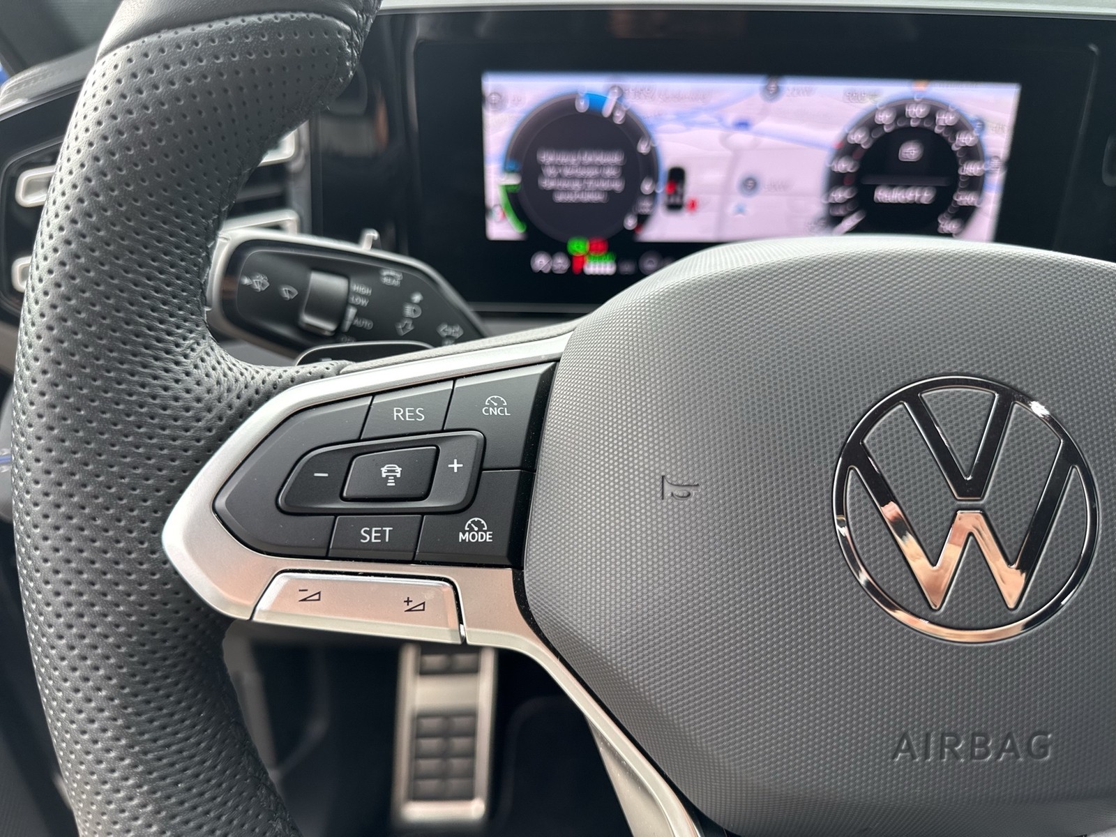 Volkswagen Tiguan 1.5 HYBRID R-LINE 360°CAM ACC LM19 NAVI