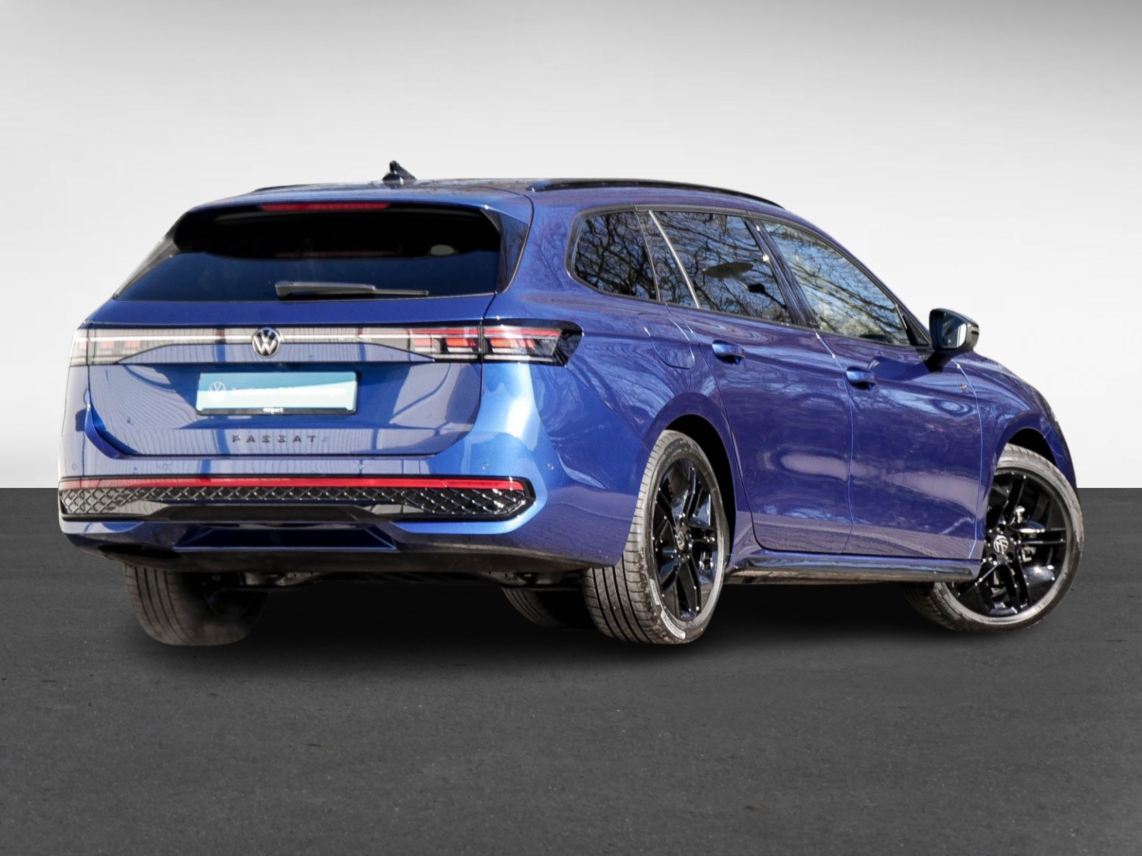 Volkswagen Passat Variant 2.0 R-LINE NEUES MODELL AHK LM18