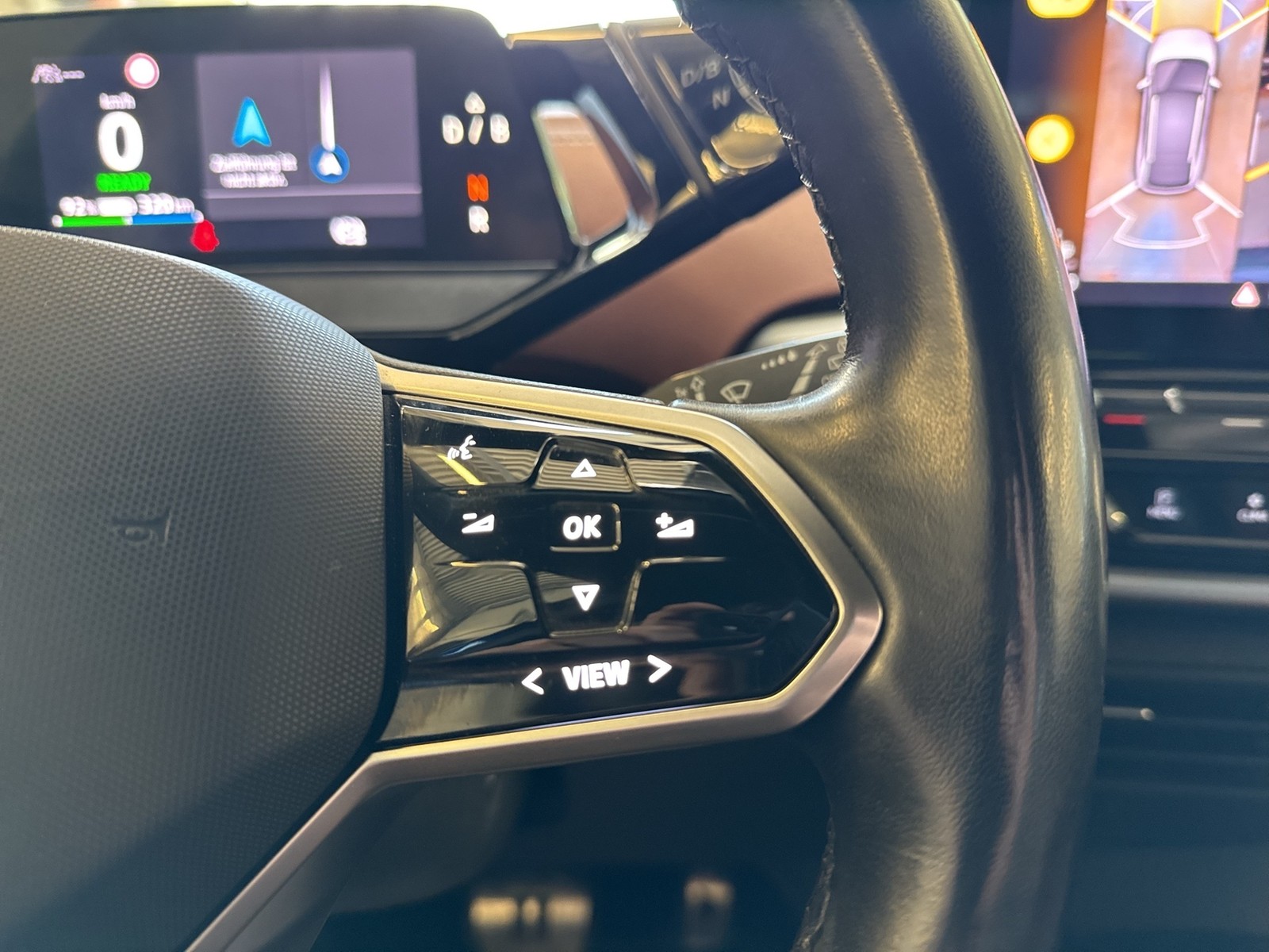 Volkswagen ID.4 Pro Performance WÄRMEPUMPE PANO AHK 360°CAM