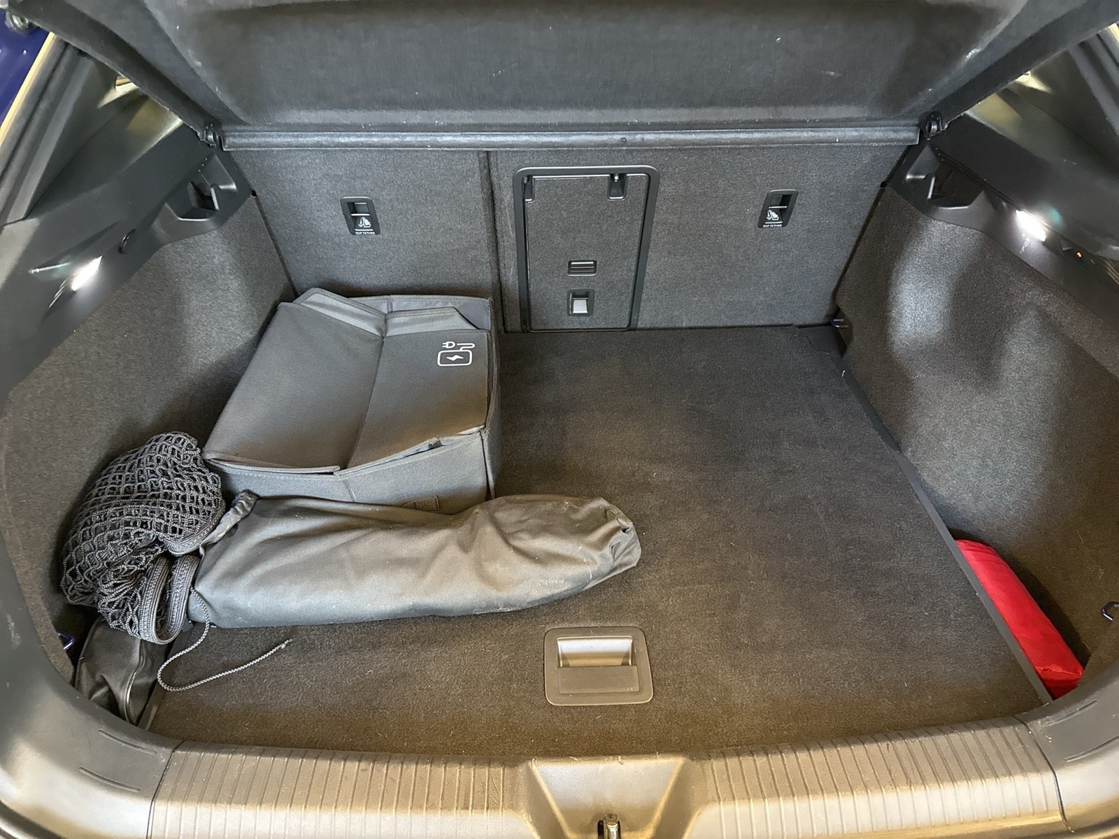 Volkswagen ID.4 Pro Performance WÄRMEPUMPE PANO AHK 360°CAM